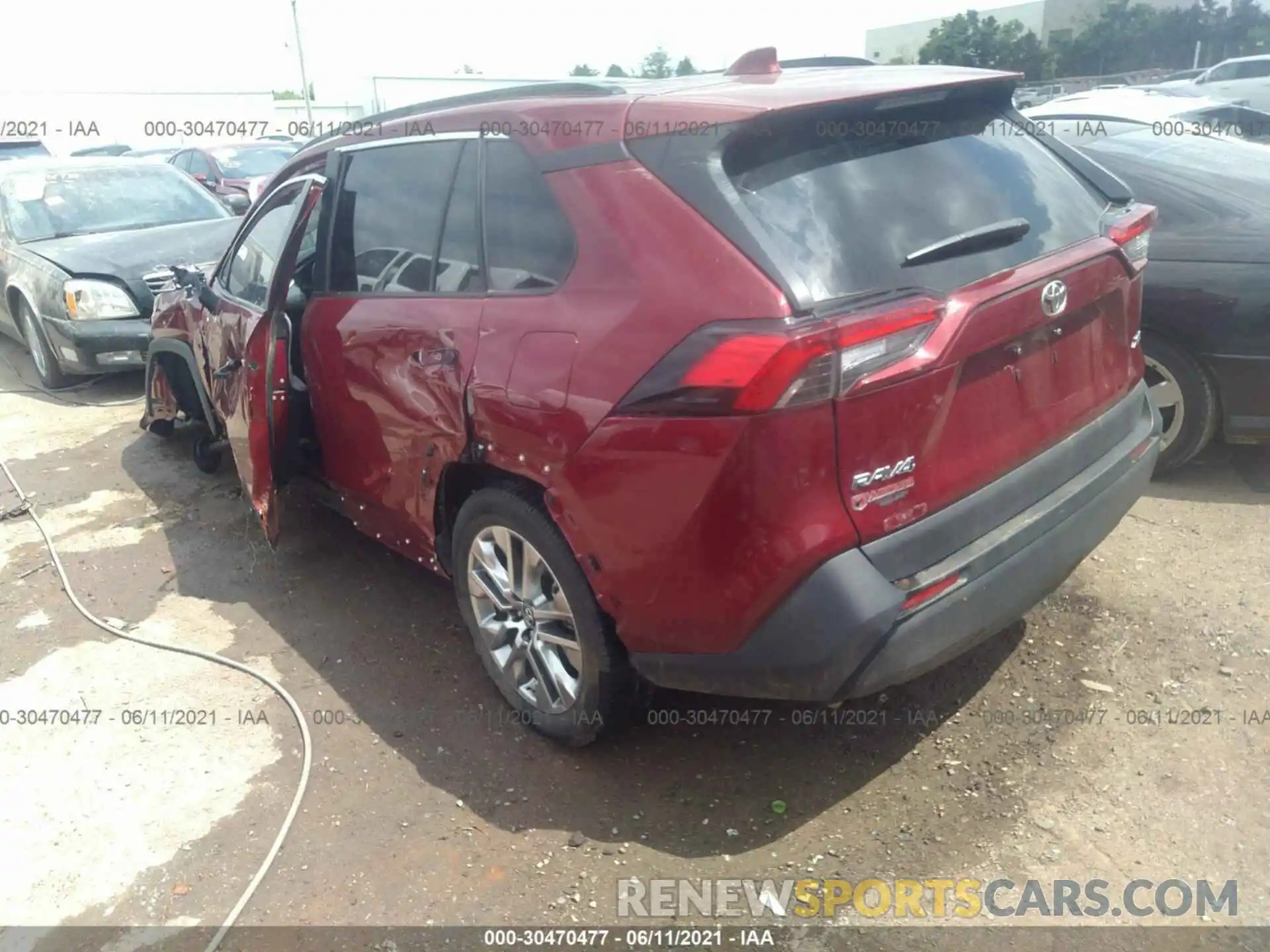 3 Photograph of a damaged car 2T3C1RFVXKC028289 TOYOTA RAV4 2019