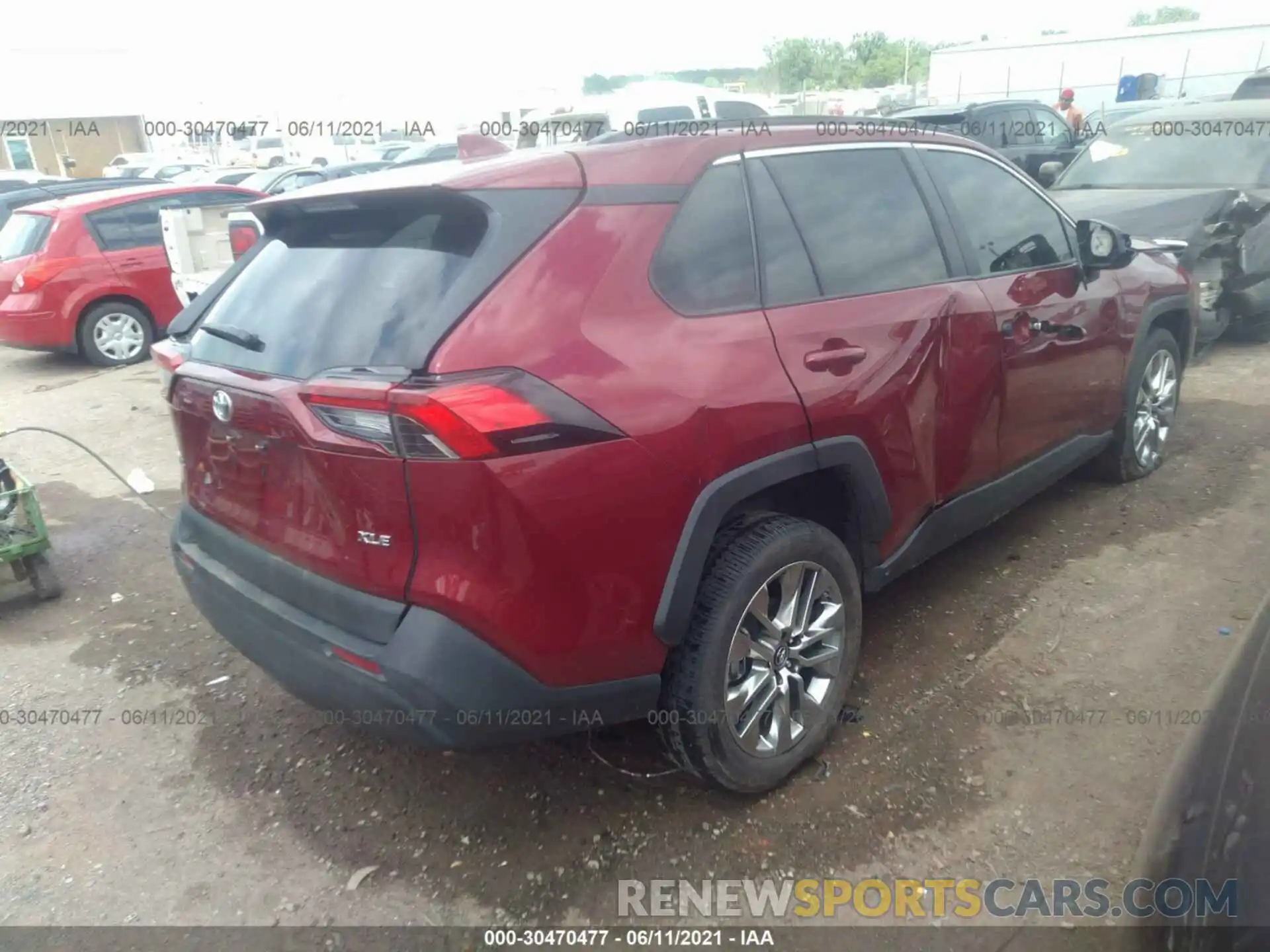 4 Photograph of a damaged car 2T3C1RFVXKC028289 TOYOTA RAV4 2019