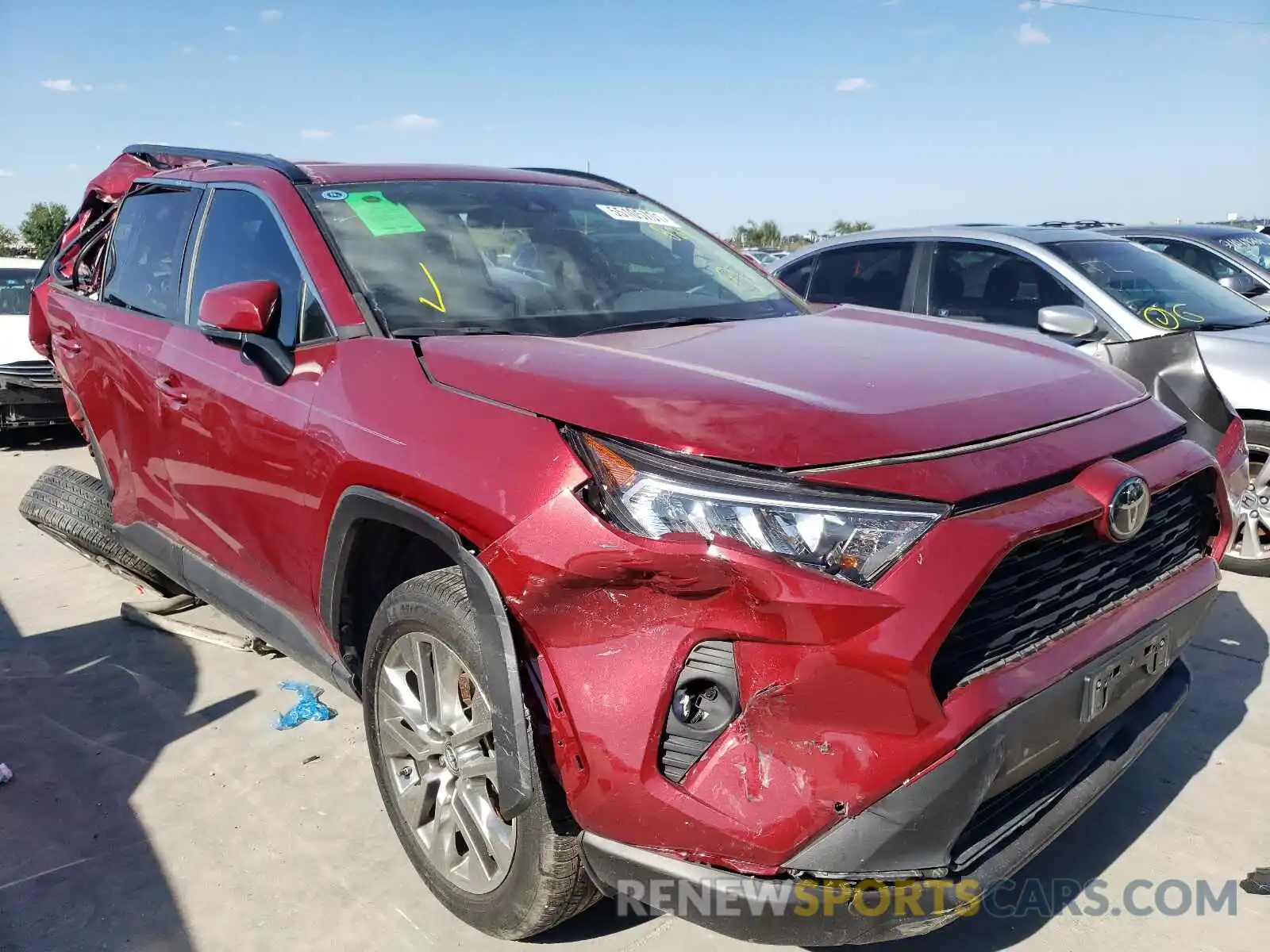 1 Photograph of a damaged car 2T3C1RFVXKC029071 TOYOTA RAV4 2019