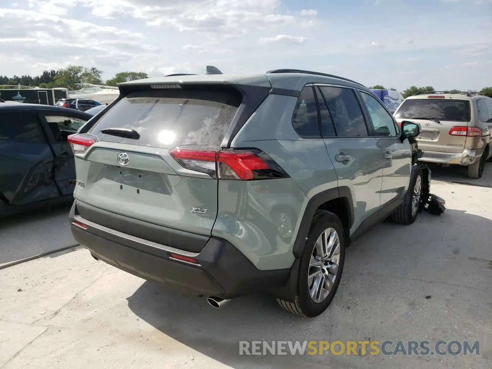 4 Photograph of a damaged car 2T3C1RFVXKW010325 TOYOTA RAV4 2019