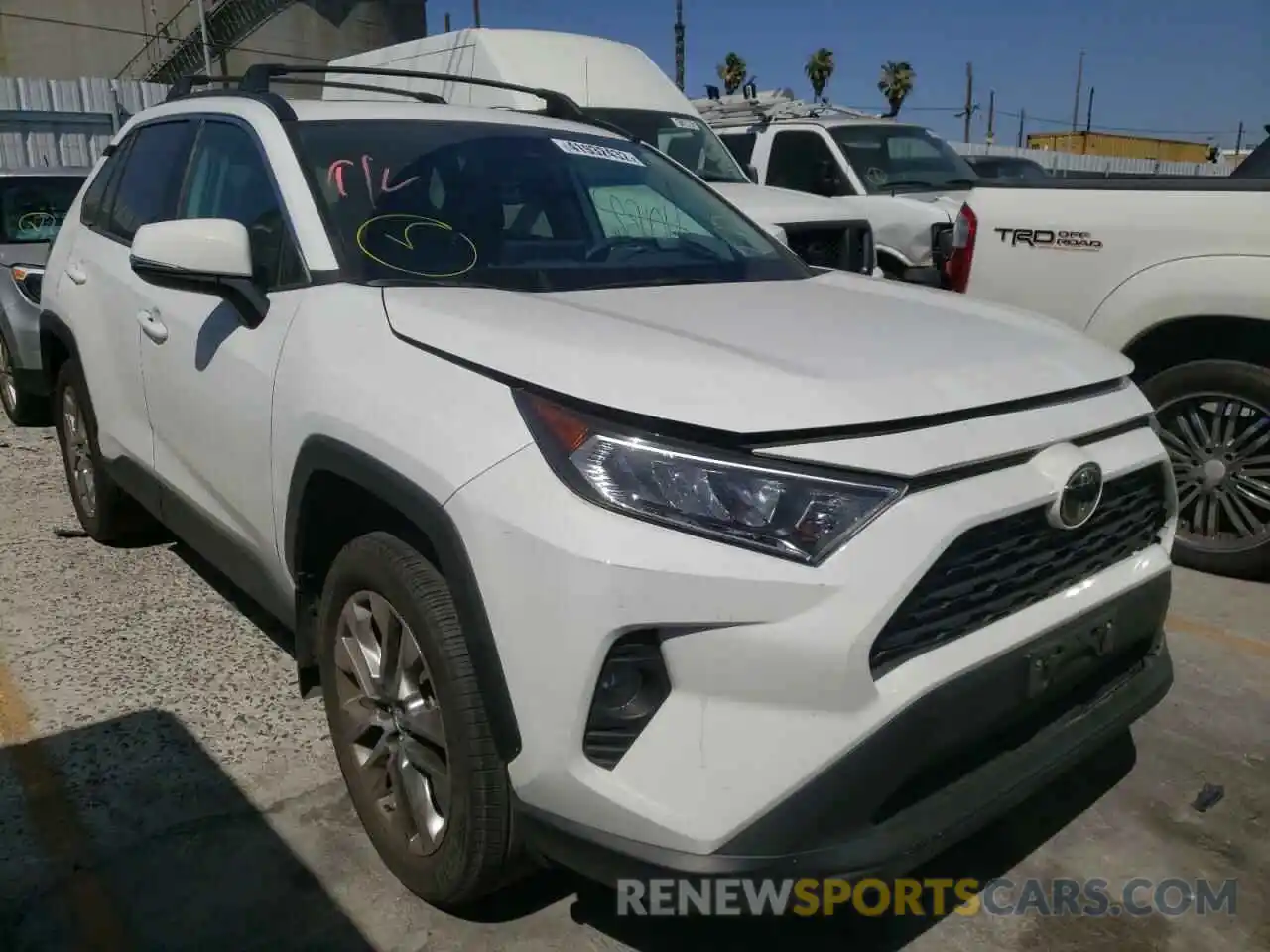 1 Photograph of a damaged car 2T3C1RFVXKW013290 TOYOTA RAV4 2019