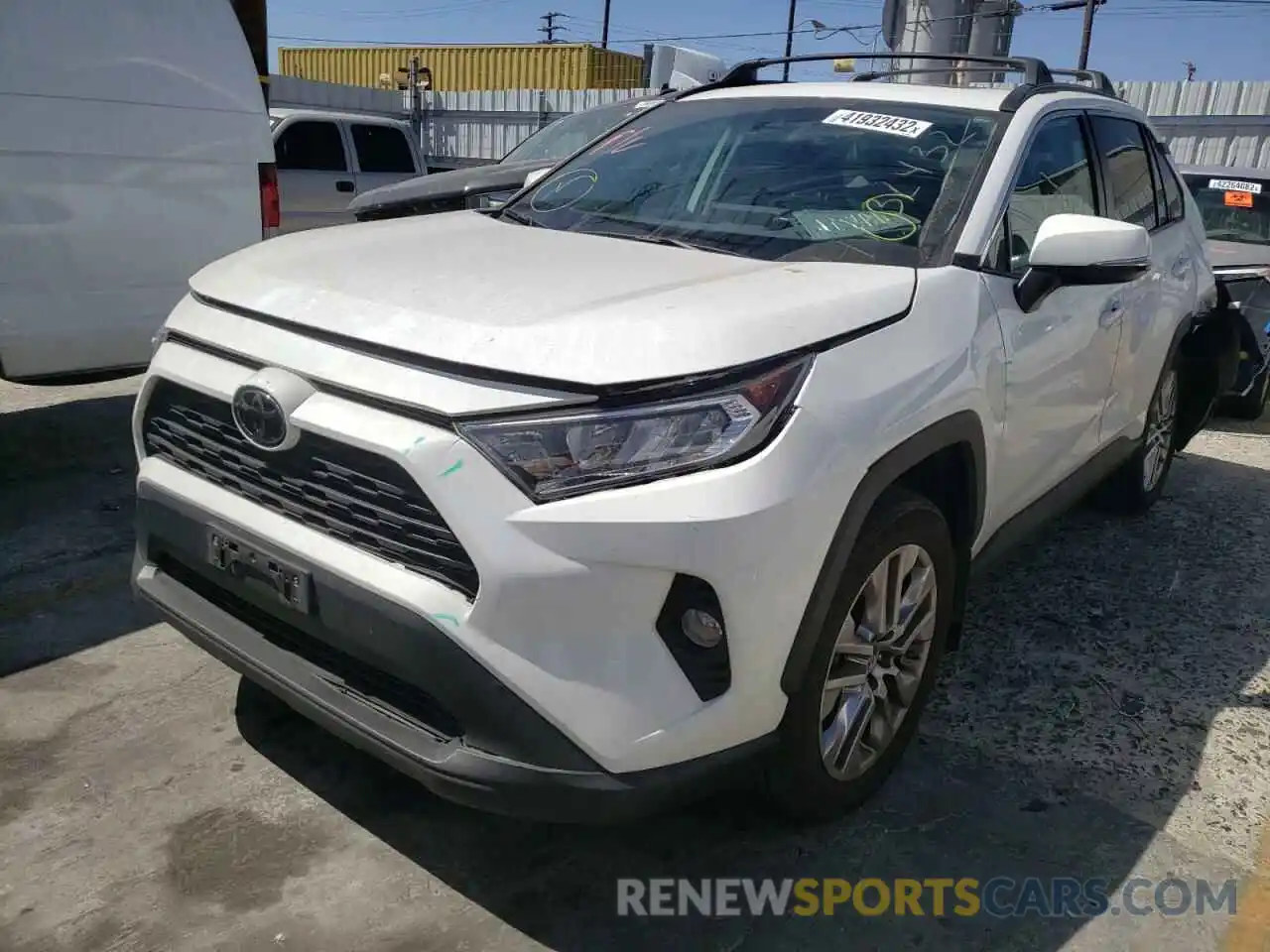 2 Фотография поврежденного автомобиля 2T3C1RFVXKW013290 TOYOTA RAV4 2019