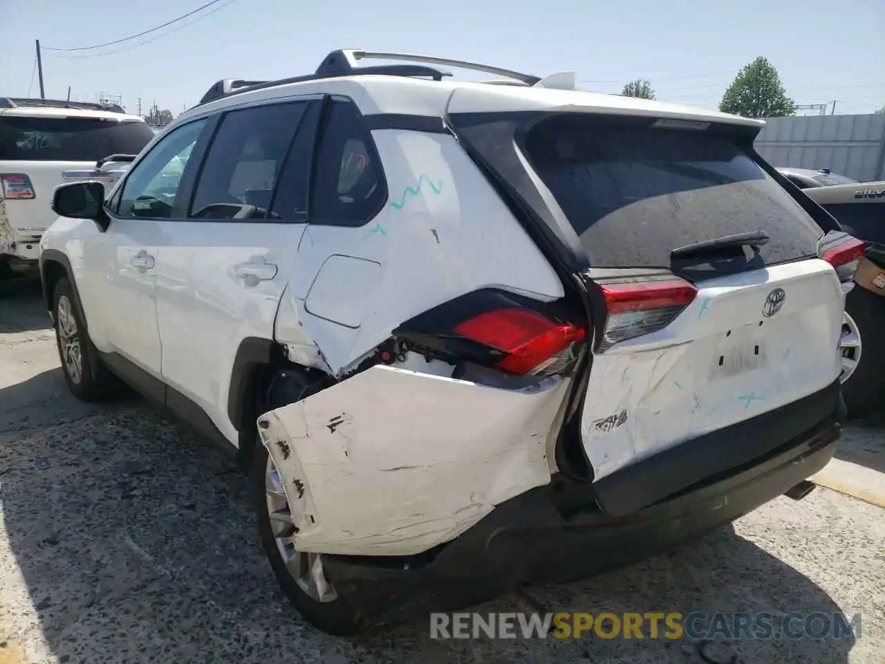 3 Photograph of a damaged car 2T3C1RFVXKW013290 TOYOTA RAV4 2019