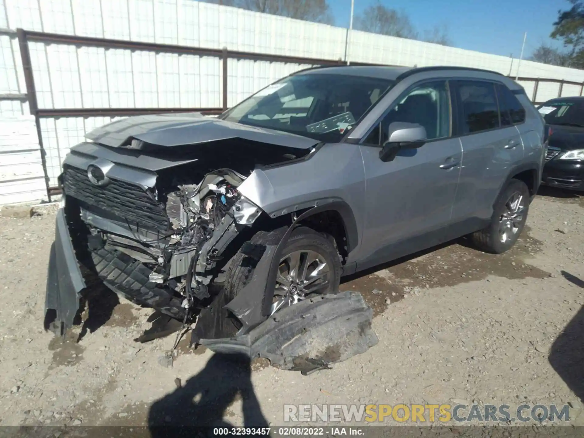 2 Фотография поврежденного автомобиля 2T3C1RFVXKW021874 TOYOTA RAV4 2019