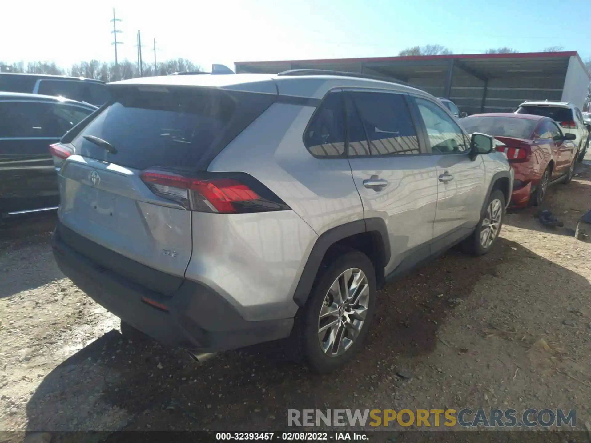 4 Photograph of a damaged car 2T3C1RFVXKW021874 TOYOTA RAV4 2019