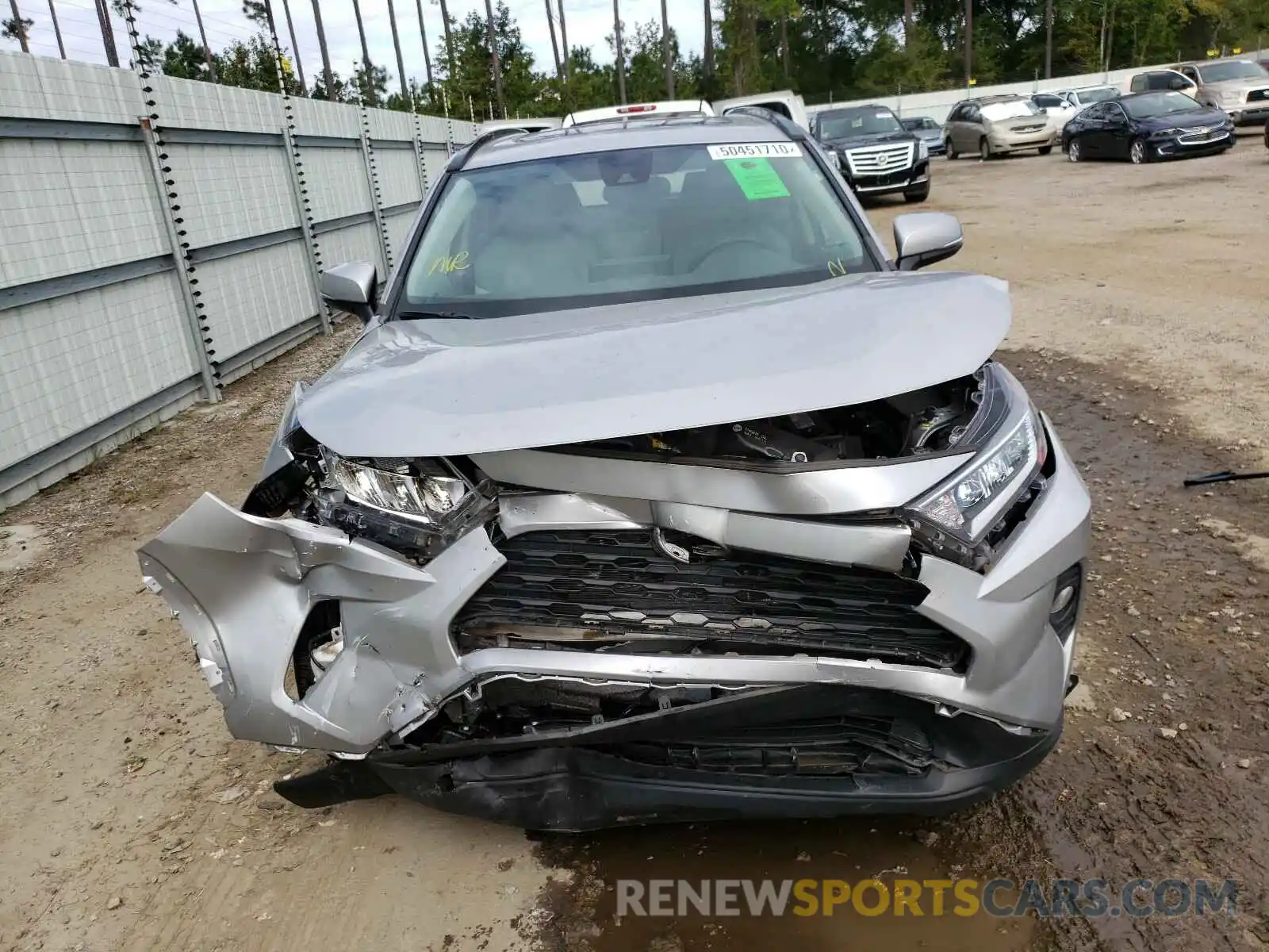 9 Photograph of a damaged car 2T3C1RFVXKW026590 TOYOTA RAV4 2019