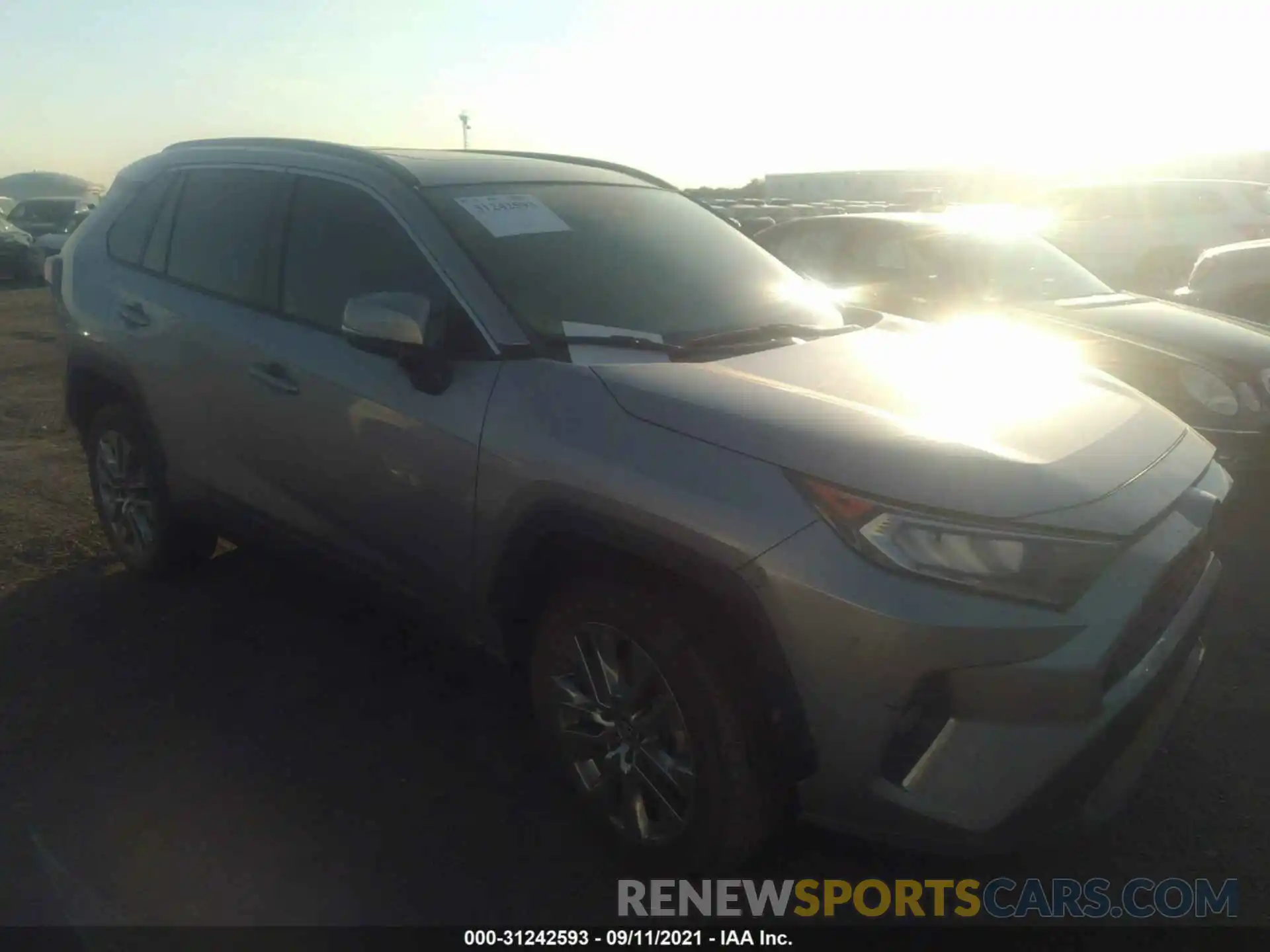 1 Photograph of a damaged car 2T3C1RFVXKW027688 TOYOTA RAV4 2019