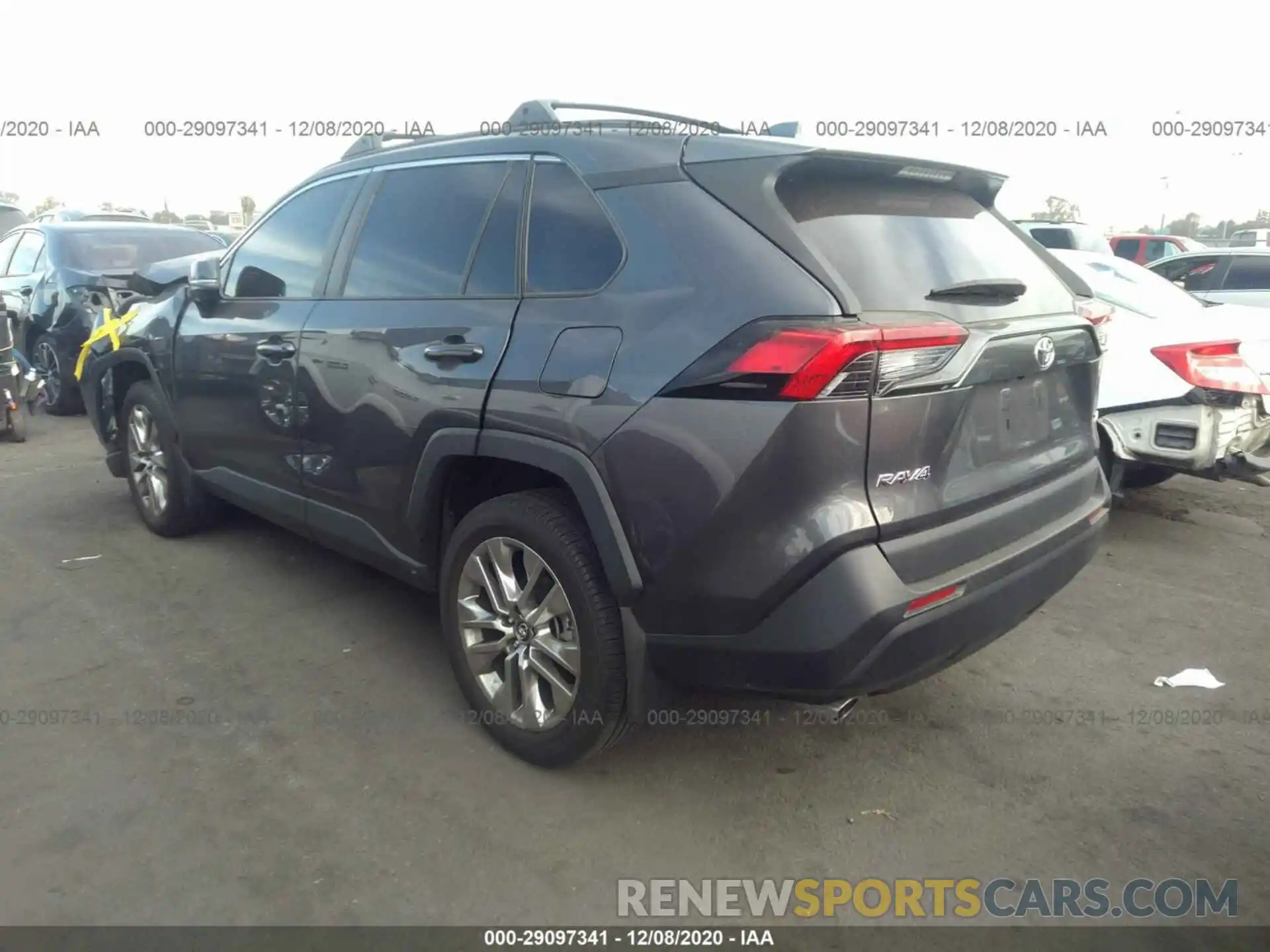 4 Photograph of a damaged car 2T3C1RFVXKW028467 TOYOTA RAV4 2019