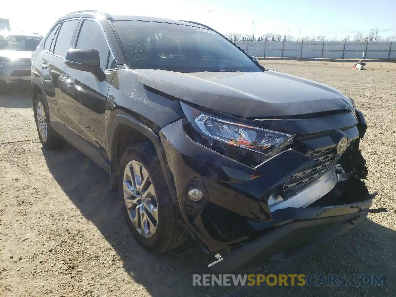 1 Photograph of a damaged car 2T3D1RFV7KW057798 TOYOTA RAV4 2019