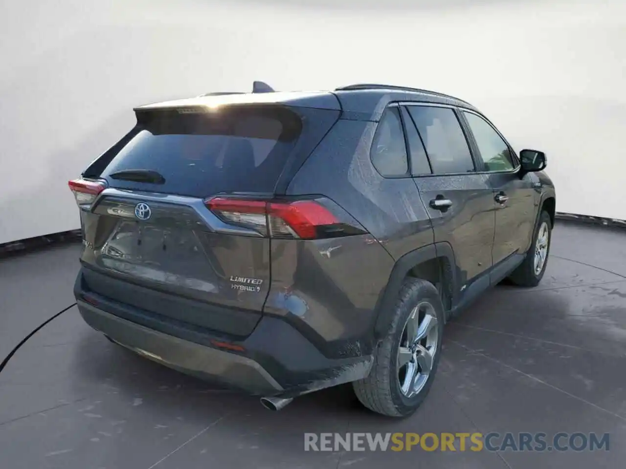 4 Photograph of a damaged car 2T3DWRFV0KW003826 TOYOTA RAV4 2019