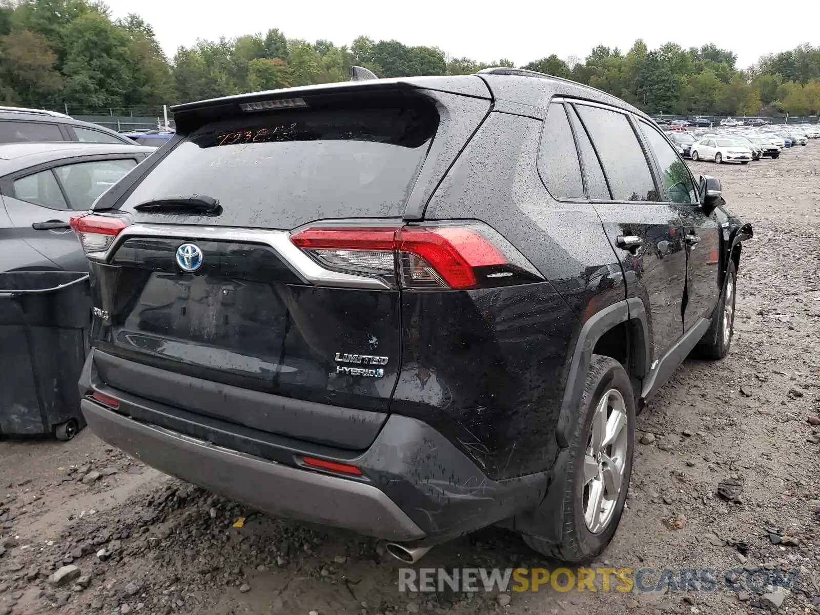 4 Photograph of a damaged car 2T3DWRFV0KW013238 TOYOTA RAV4 2019