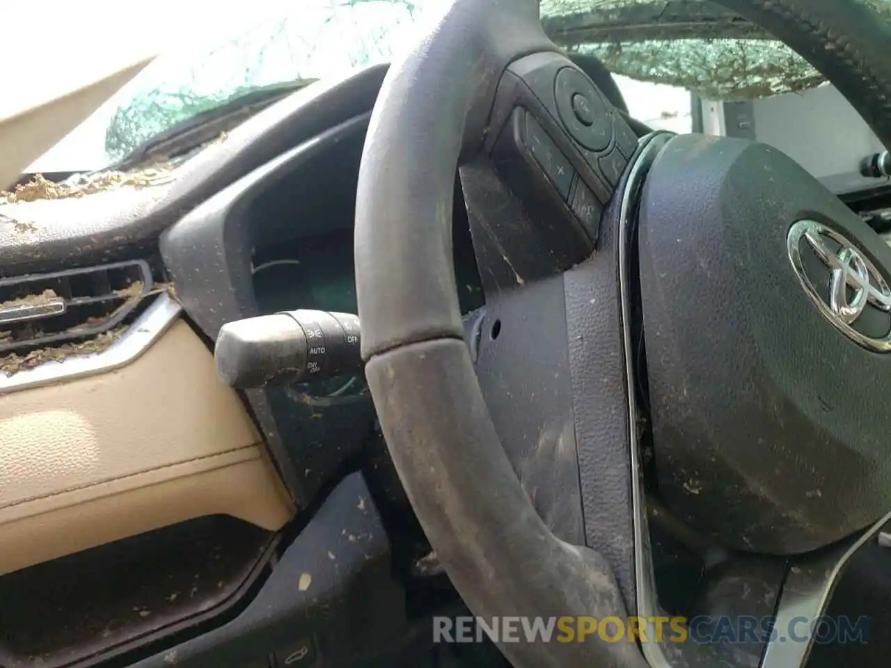8 Photograph of a damaged car 2T3DWRFV0KW017774 TOYOTA RAV4 2019