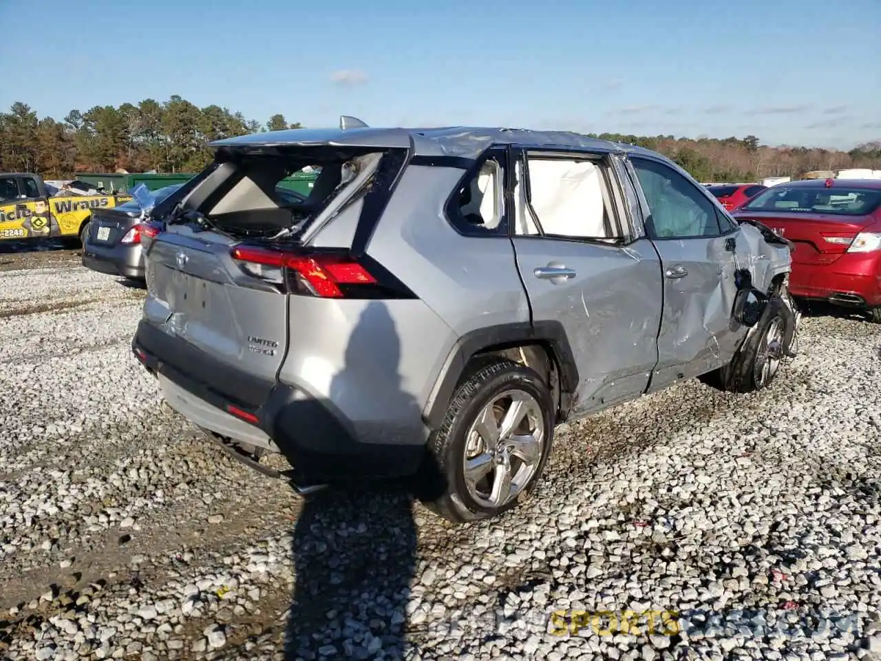 4 Photograph of a damaged car 2T3DWRFV0KW043646 TOYOTA RAV4 2019