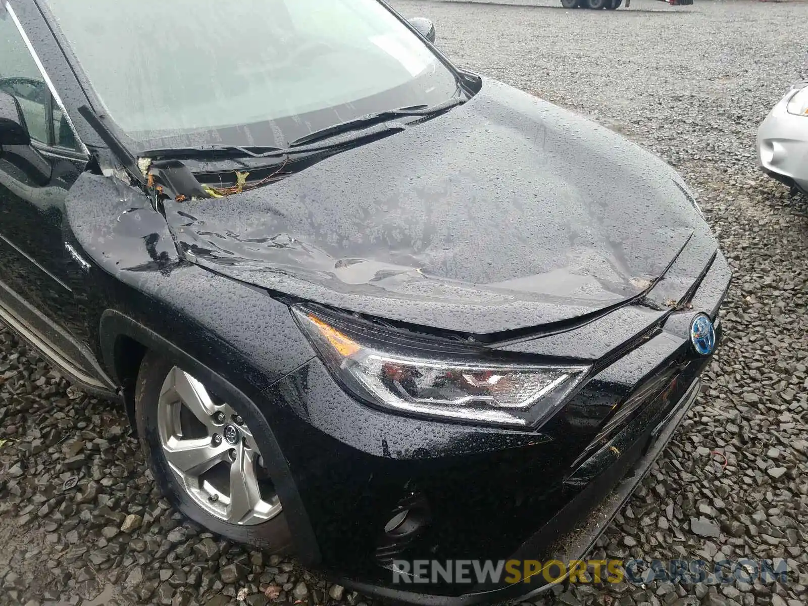 9 Photograph of a damaged car 2T3DWRFV1KW034096 TOYOTA RAV4 2019