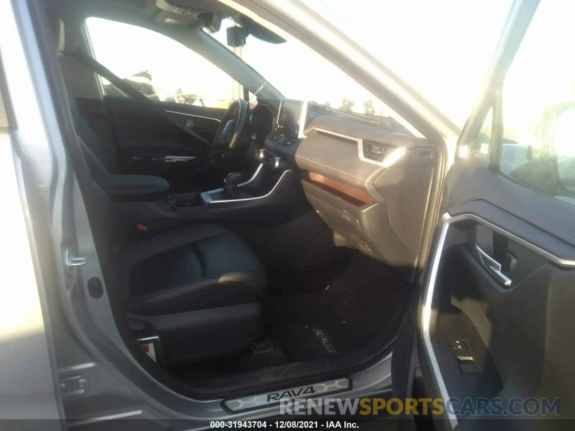 5 Photograph of a damaged car 2T3DWRFV1KW040609 TOYOTA RAV4 2019