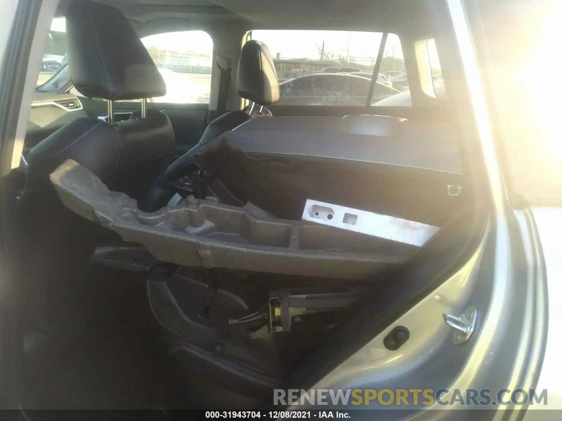 8 Photograph of a damaged car 2T3DWRFV1KW040609 TOYOTA RAV4 2019