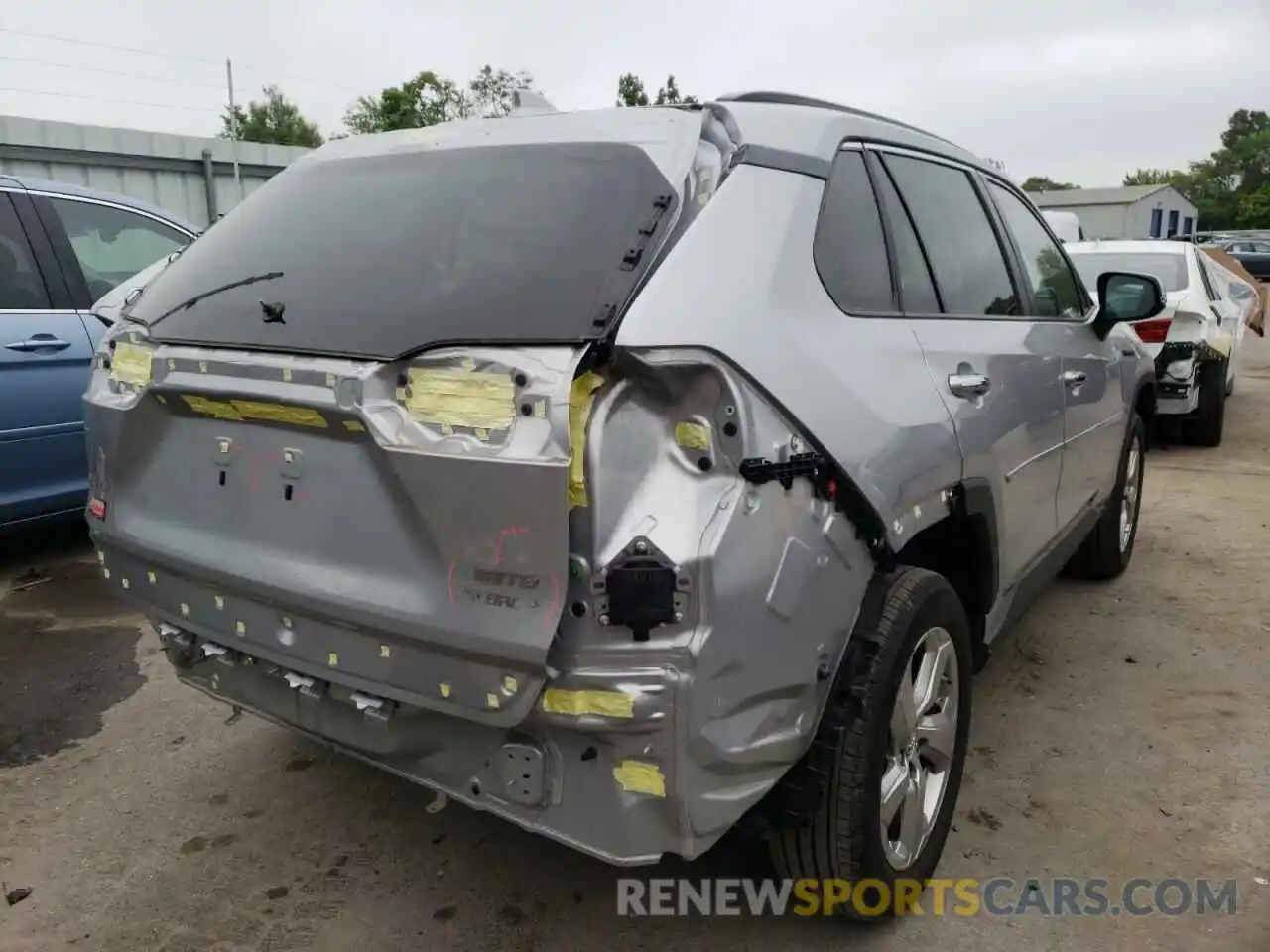 4 Photograph of a damaged car 2T3DWRFV2KW038870 TOYOTA RAV4 2019