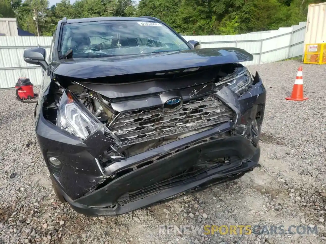 9 Photograph of a damaged car 2T3DWRFV2KW040098 TOYOTA RAV4 2019