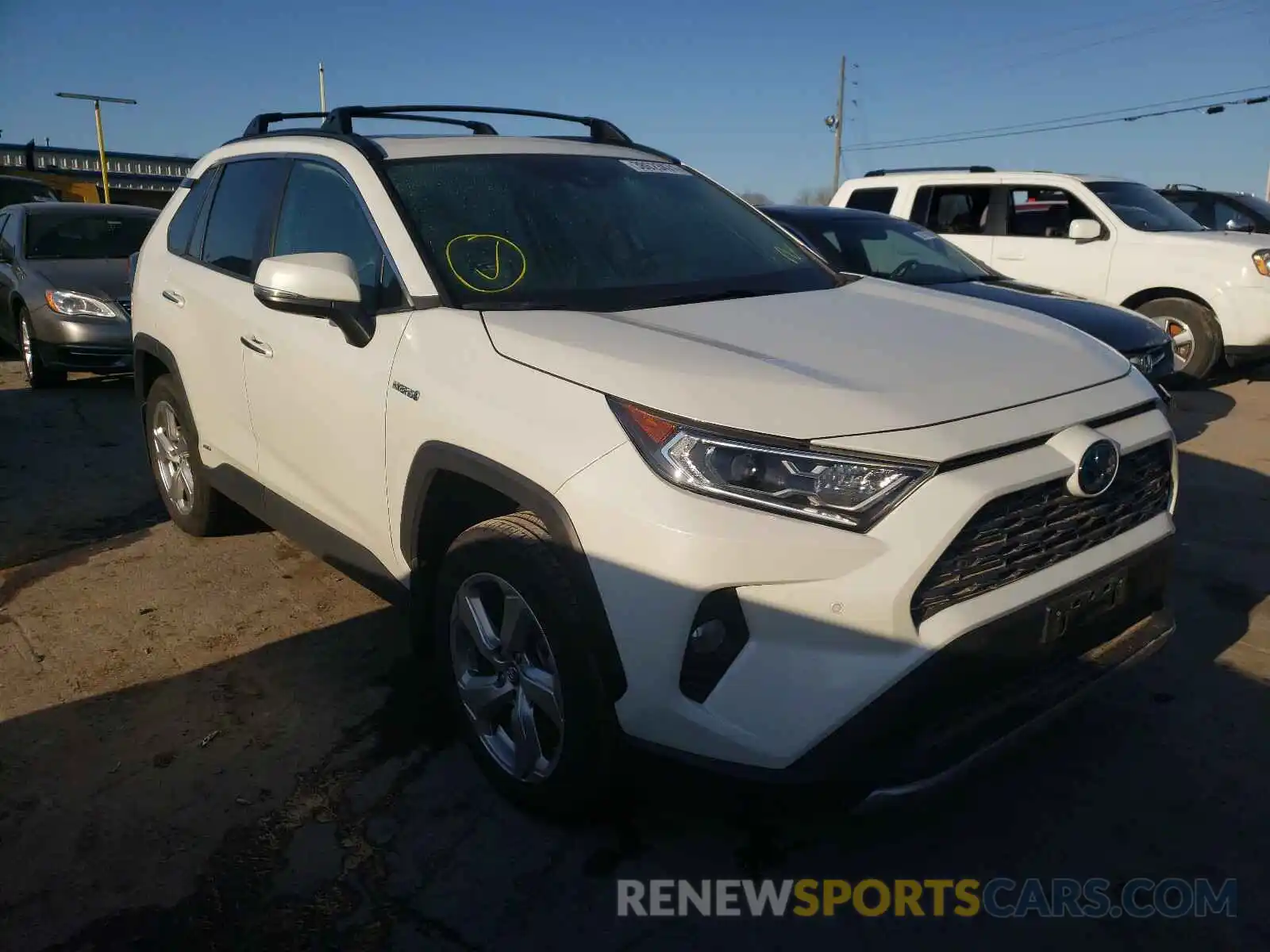 1 Photograph of a damaged car 2T3DWRFV3KW014870 TOYOTA RAV4 2019