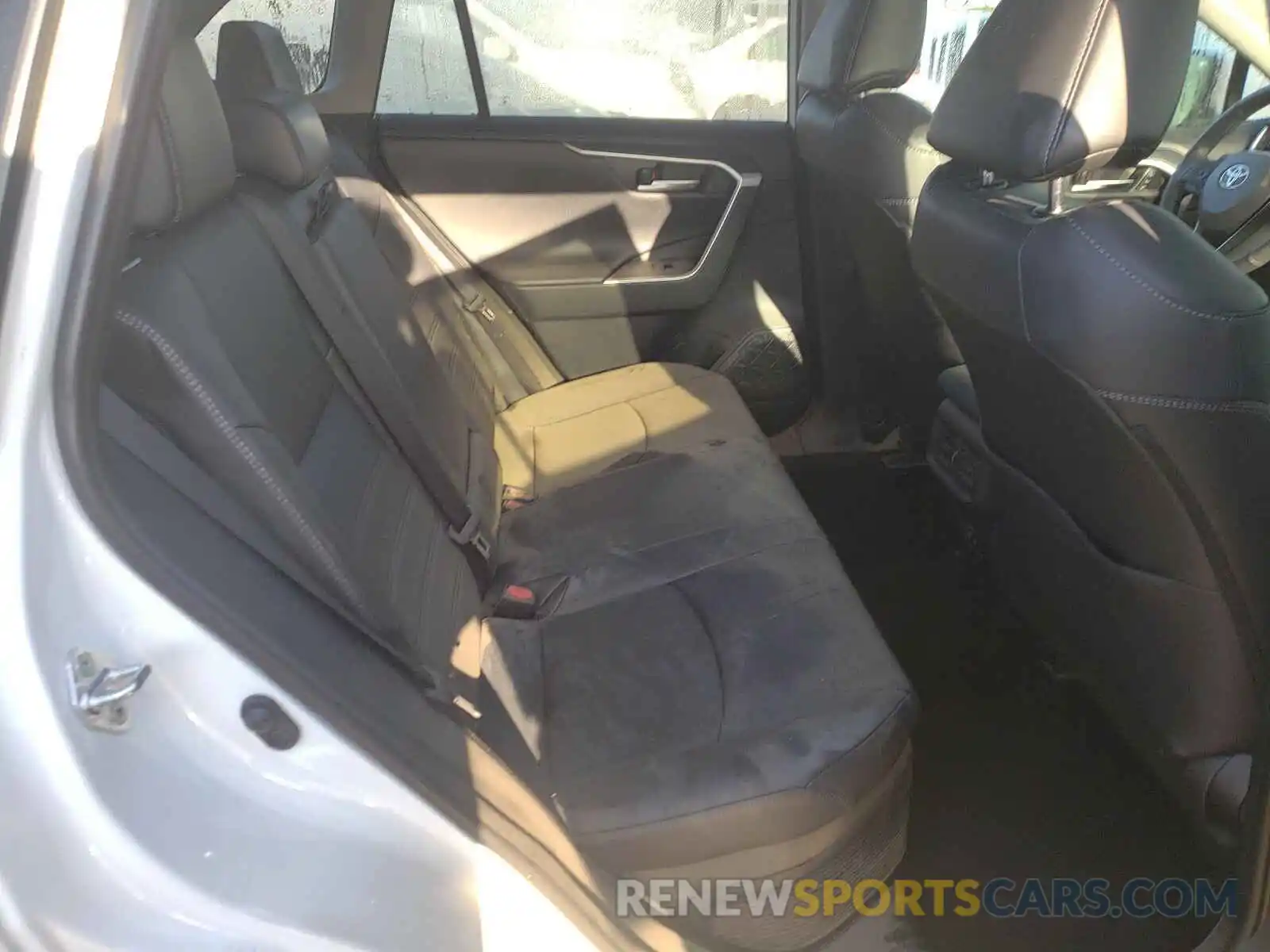 6 Photograph of a damaged car 2T3DWRFV3KW014870 TOYOTA RAV4 2019