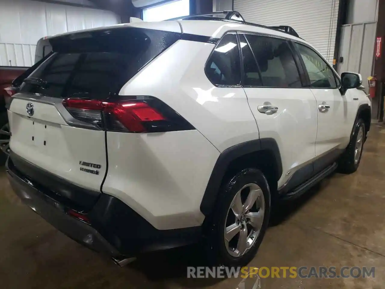 4 Photograph of a damaged car 2T3DWRFV3KW019065 TOYOTA RAV4 2019