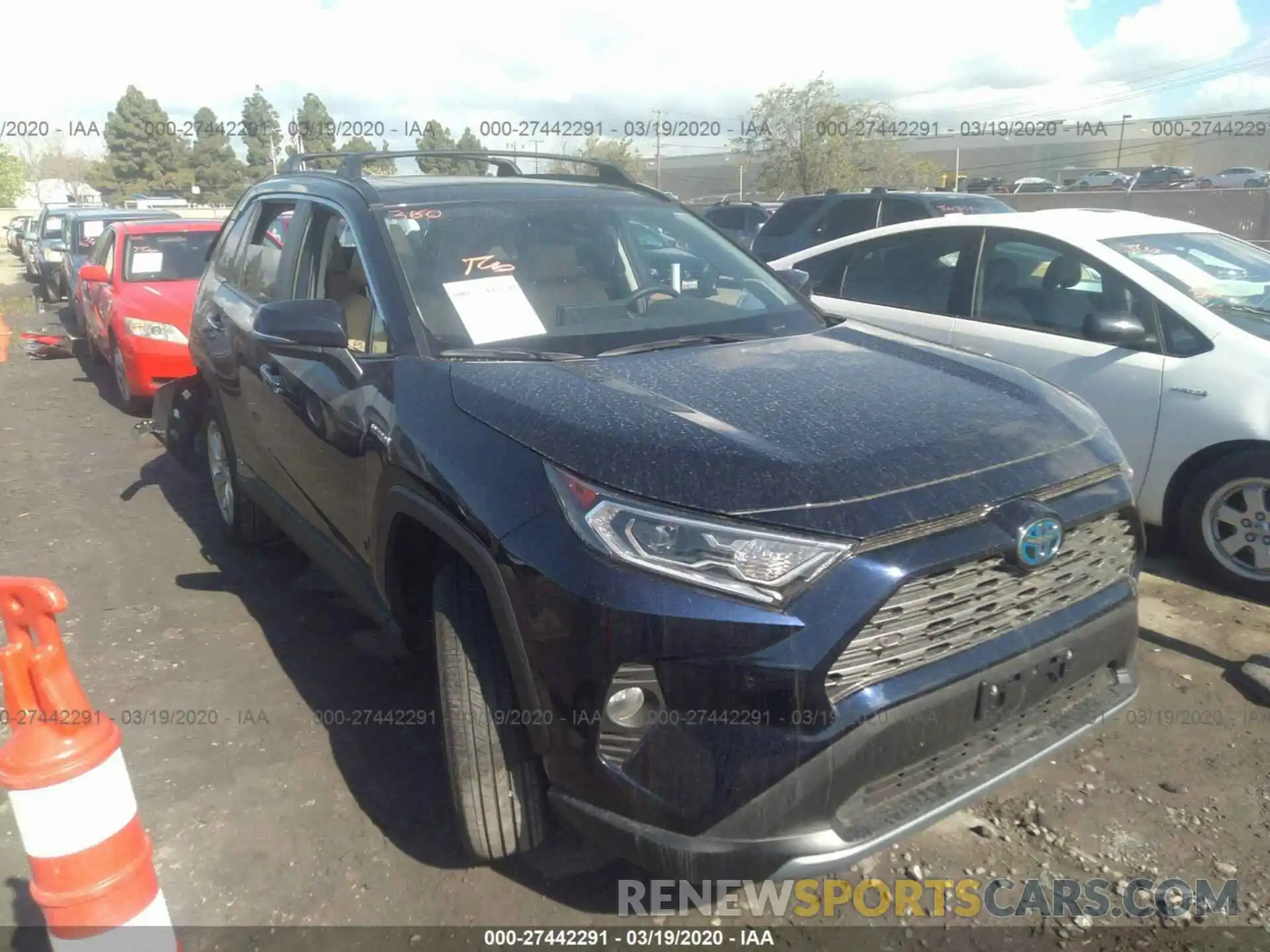 1 Фотография поврежденного автомобиля 2T3DWRFV3KW025772 TOYOTA RAV4 2019