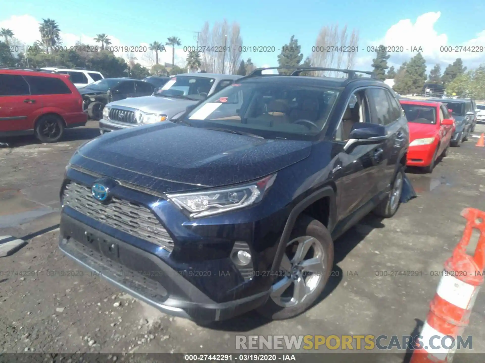 2 Фотография поврежденного автомобиля 2T3DWRFV3KW025772 TOYOTA RAV4 2019