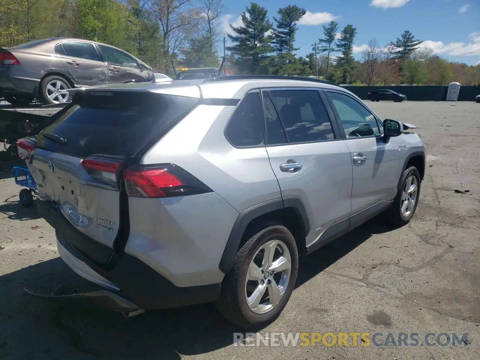 4 Photograph of a damaged car 2T3DWRFV3KW034391 TOYOTA RAV4 2019