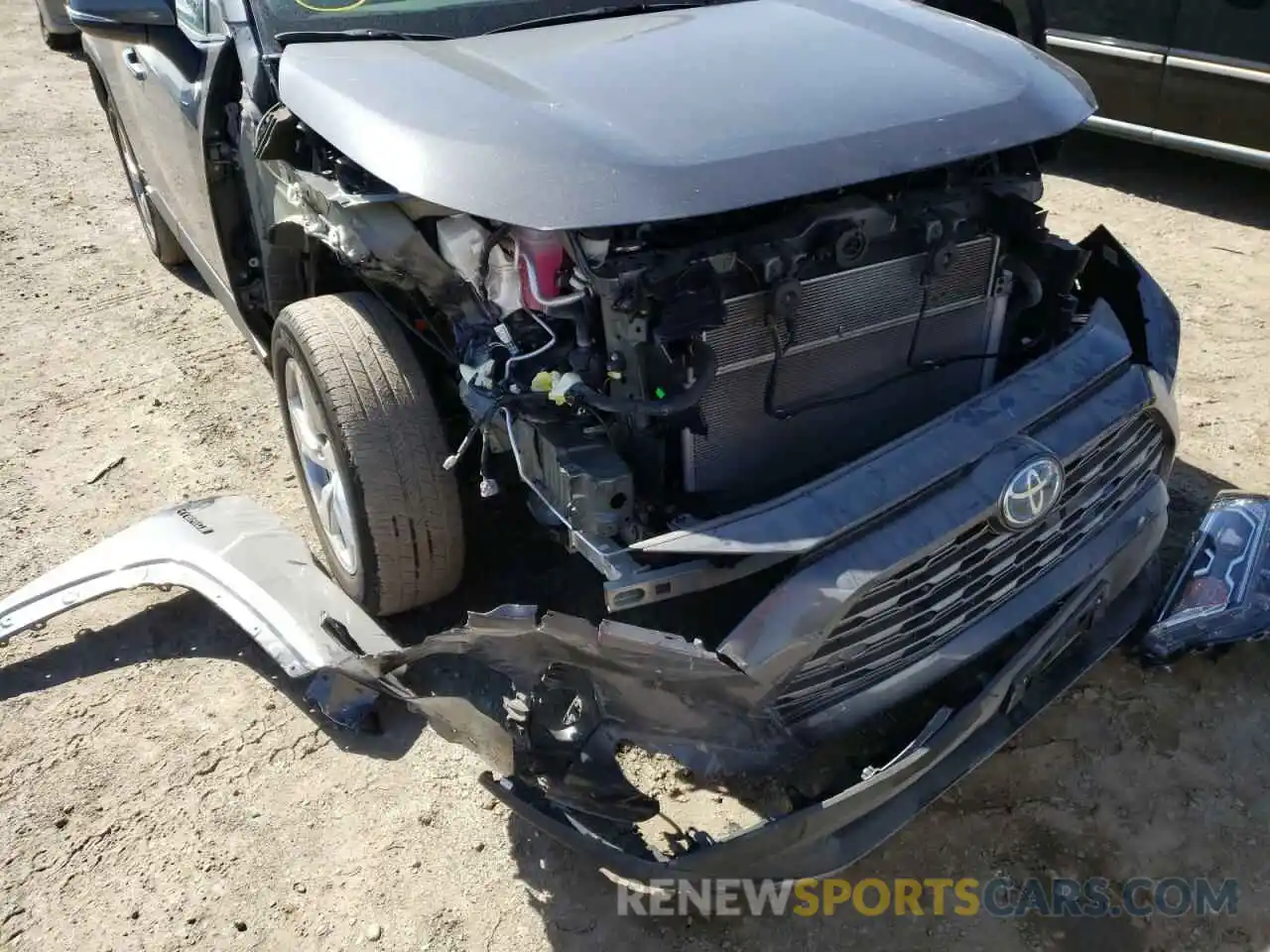 9 Photograph of a damaged car 2T3DWRFV3KW040725 TOYOTA RAV4 2019