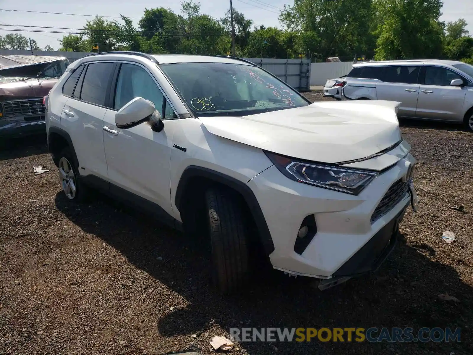 1 Photograph of a damaged car 2T3DWRFV3KW042345 TOYOTA RAV4 2019