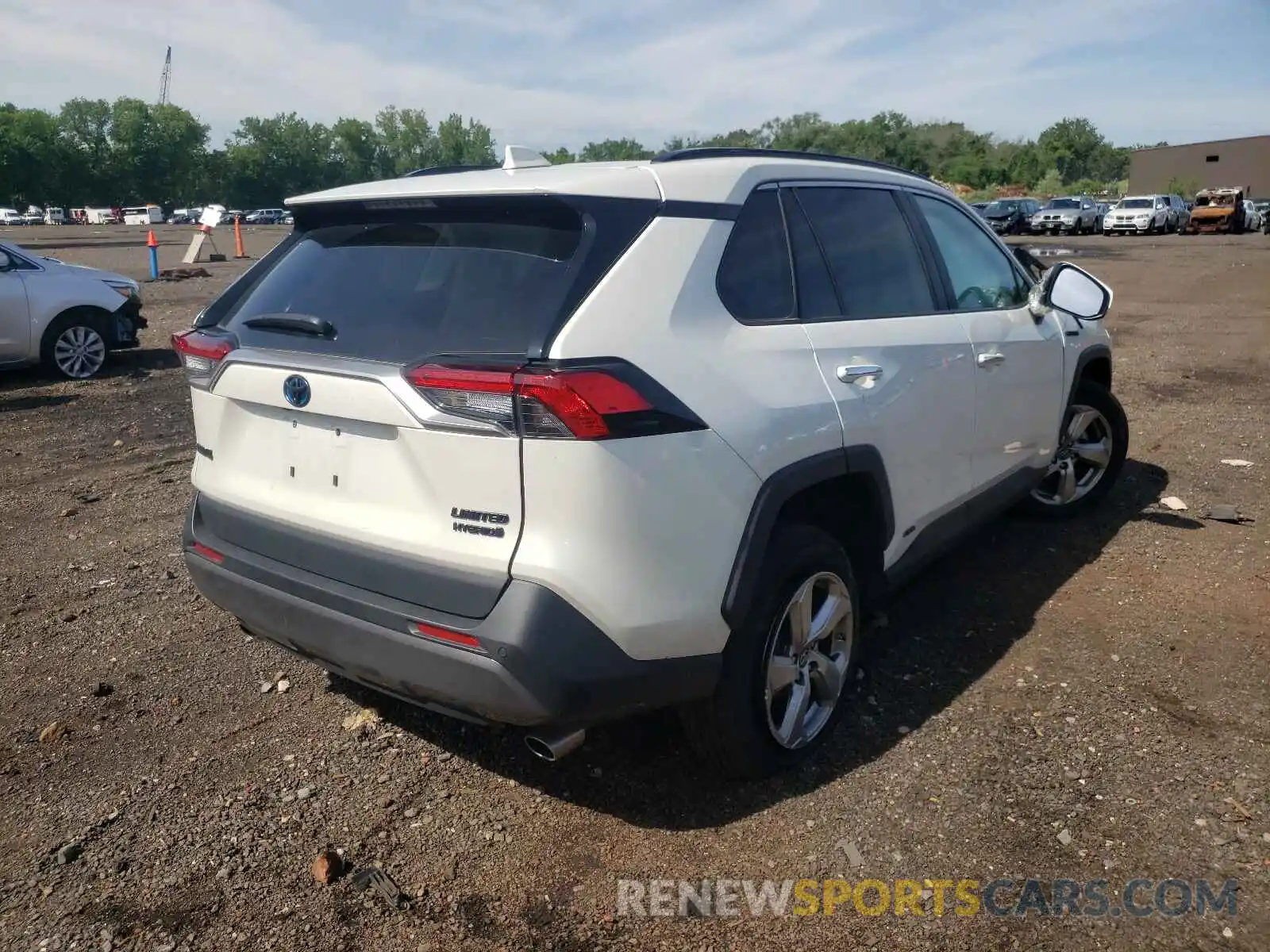 4 Photograph of a damaged car 2T3DWRFV3KW042345 TOYOTA RAV4 2019