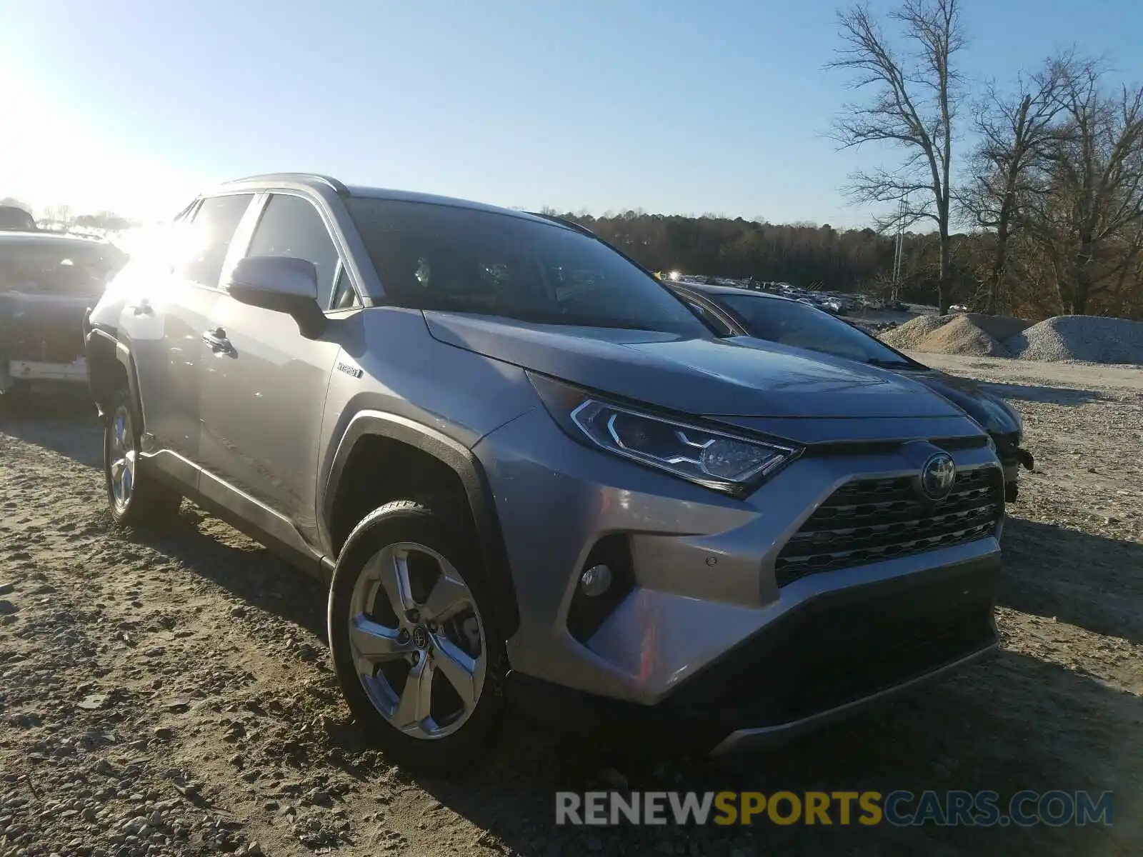 1 Photograph of a damaged car 2T3DWRFV4KW008317 TOYOTA RAV4 2019