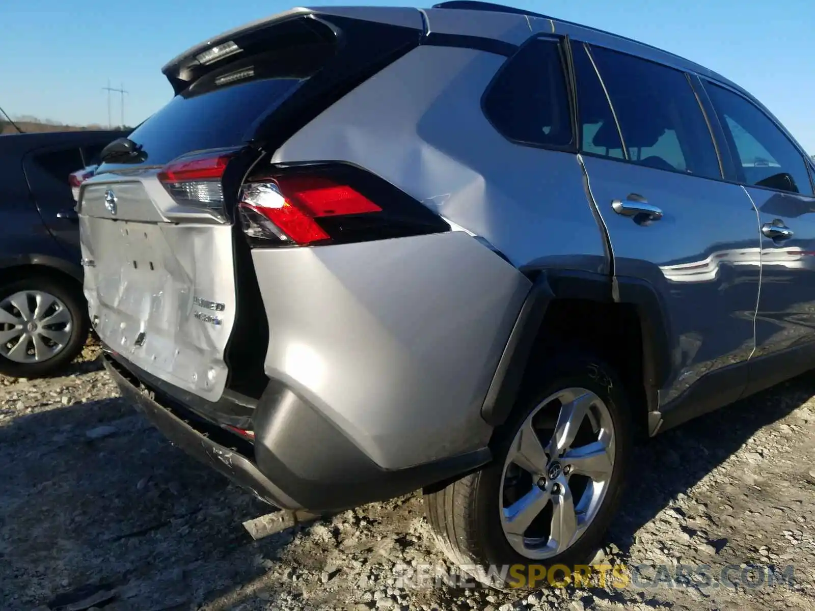 9 Photograph of a damaged car 2T3DWRFV4KW008317 TOYOTA RAV4 2019