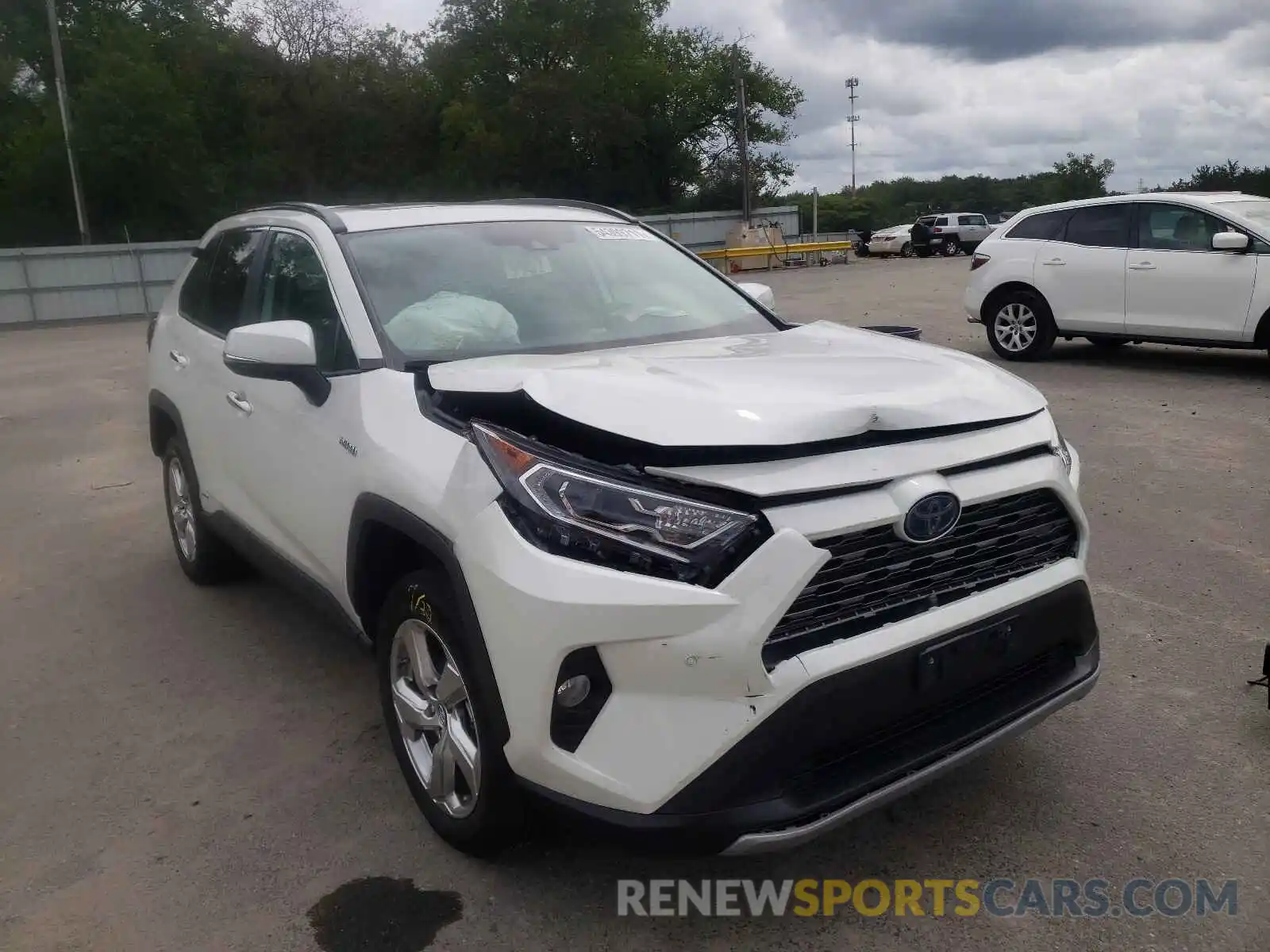 1 Photograph of a damaged car 2T3DWRFV4KW020757 TOYOTA RAV4 2019