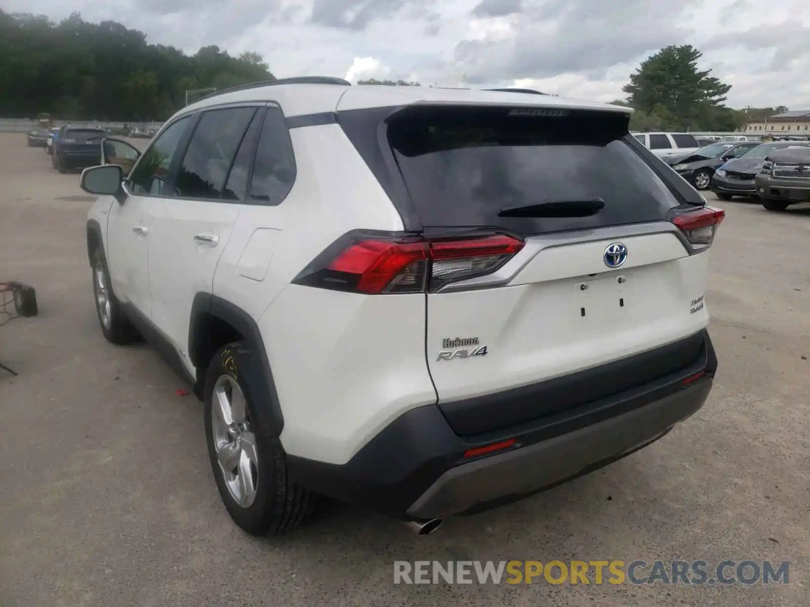 3 Photograph of a damaged car 2T3DWRFV4KW020757 TOYOTA RAV4 2019