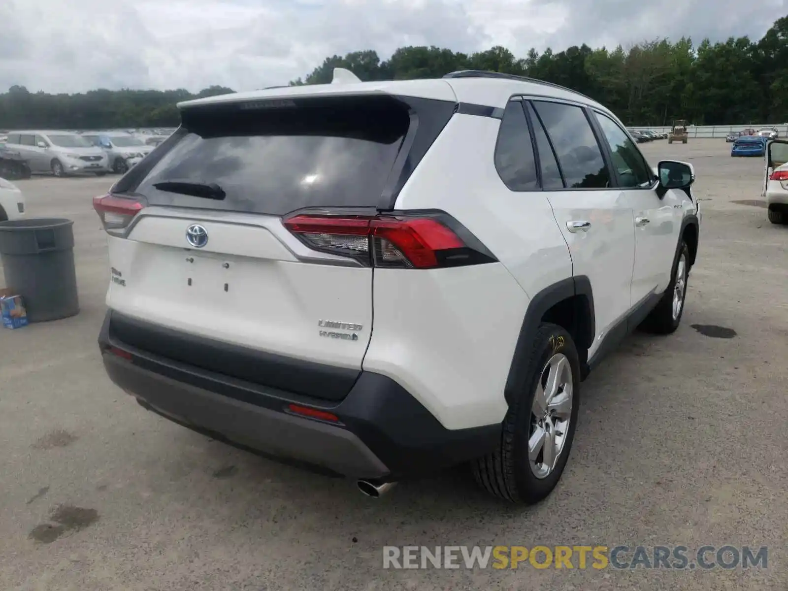 4 Photograph of a damaged car 2T3DWRFV4KW020757 TOYOTA RAV4 2019