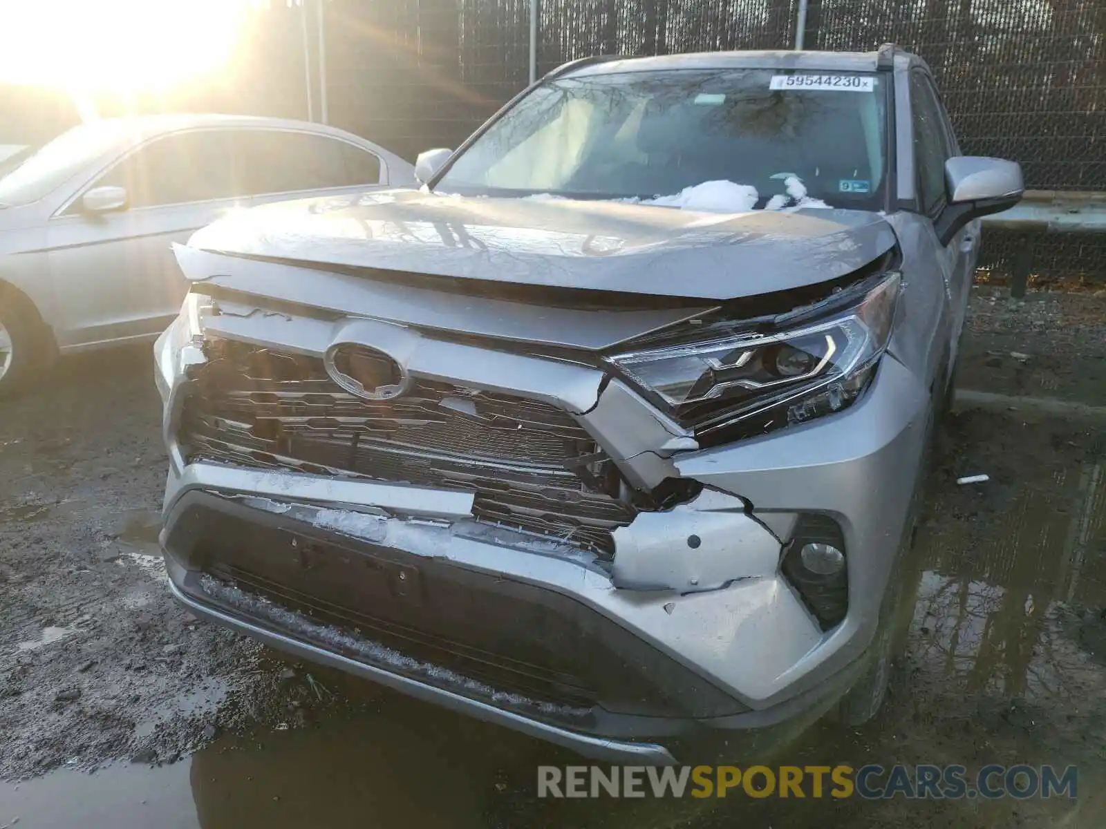 9 Фотография поврежденного автомобиля 2T3DWRFV4KW035002 TOYOTA RAV4 2019