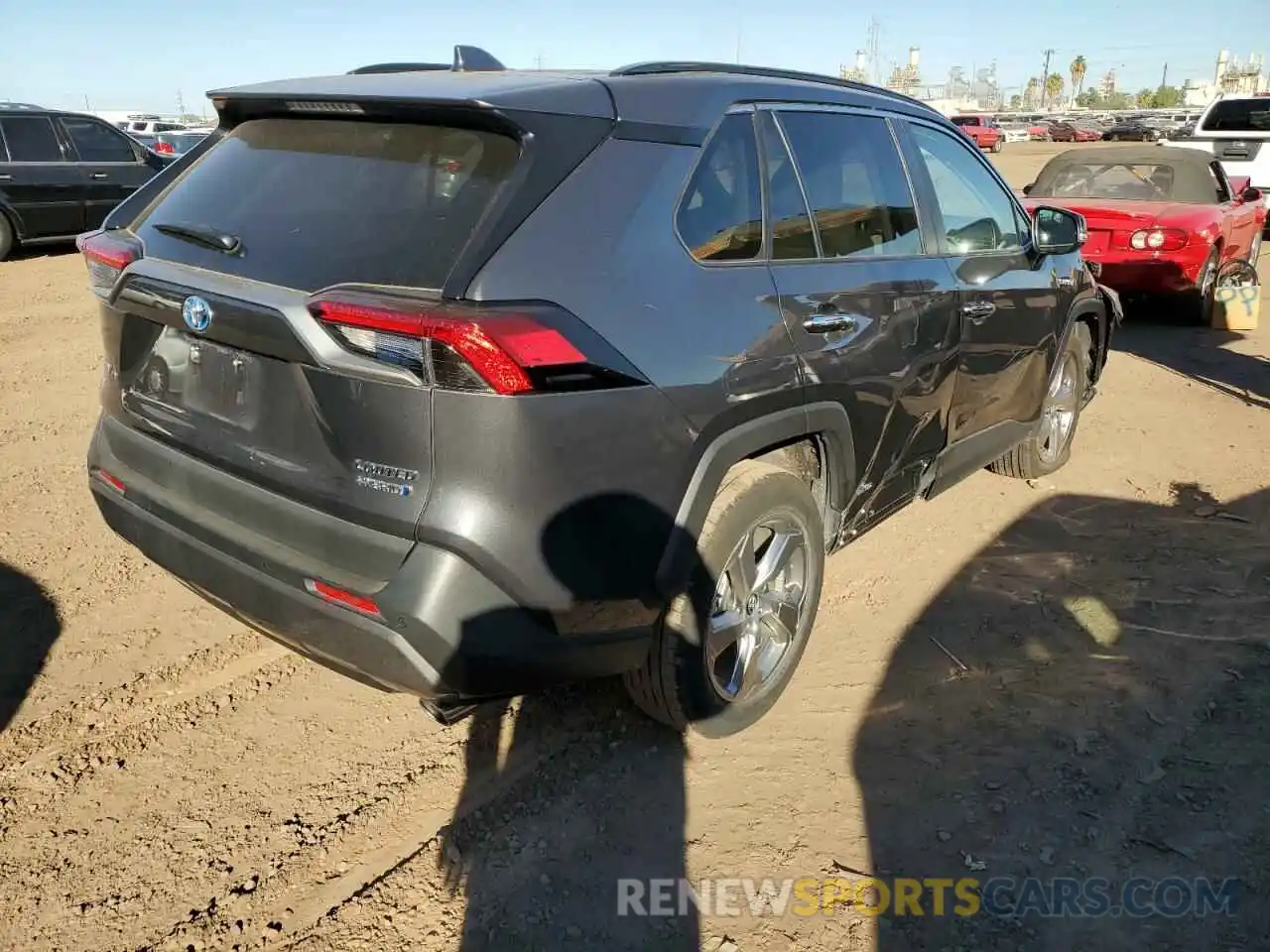 4 Photograph of a damaged car 2T3DWRFV4KW042466 TOYOTA RAV4 2019