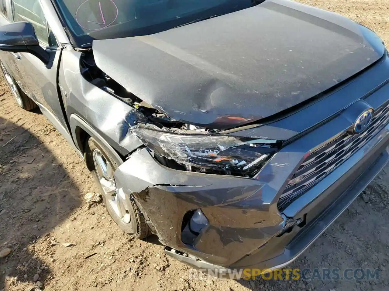 9 Photograph of a damaged car 2T3DWRFV4KW042466 TOYOTA RAV4 2019