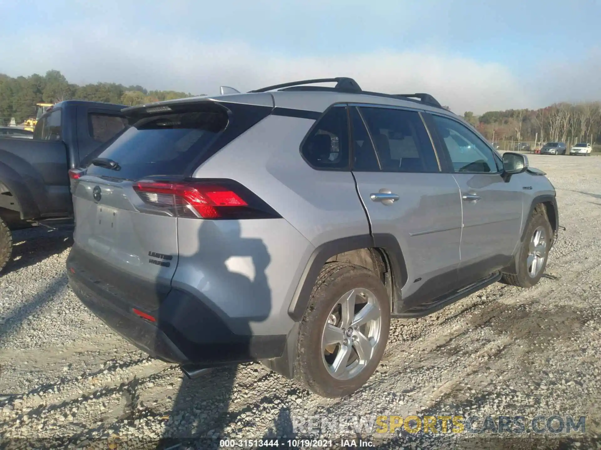 4 Photograph of a damaged car 2T3DWRFV5KW014269 TOYOTA RAV4 2019