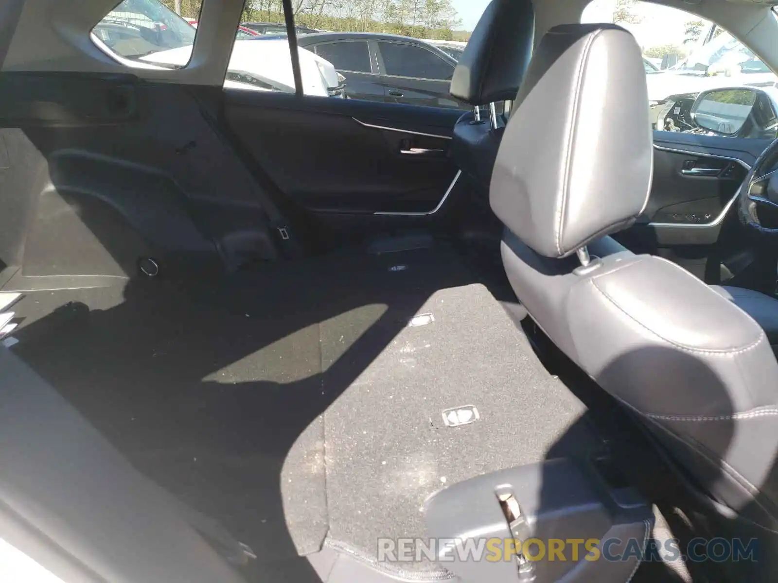 6 Photograph of a damaged car 2T3DWRFV5KW022484 TOYOTA RAV4 2019