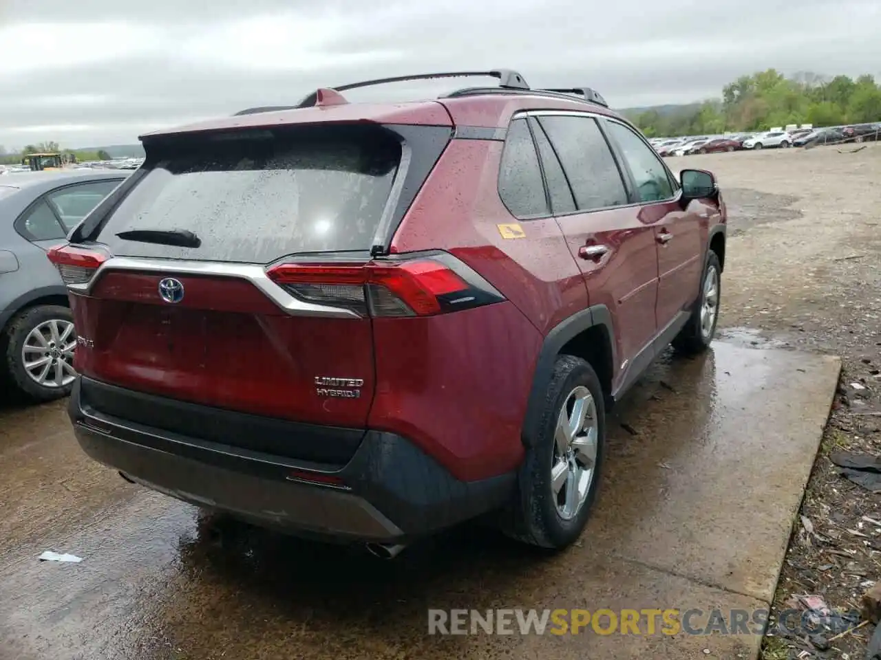 4 Photograph of a damaged car 2T3DWRFV5KW025739 TOYOTA RAV4 2019