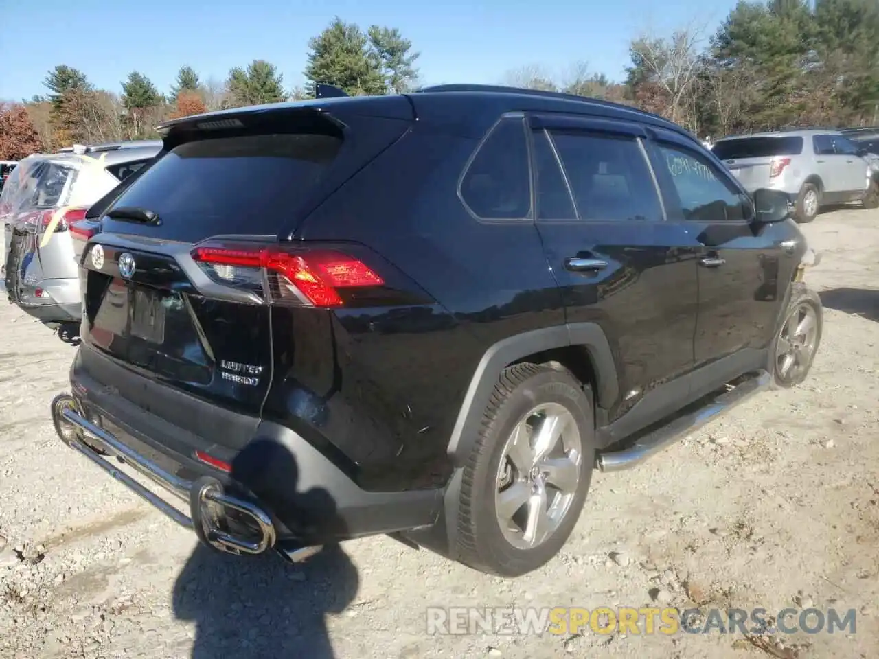 4 Photograph of a damaged car 2T3DWRFV5KW039303 TOYOTA RAV4 2019