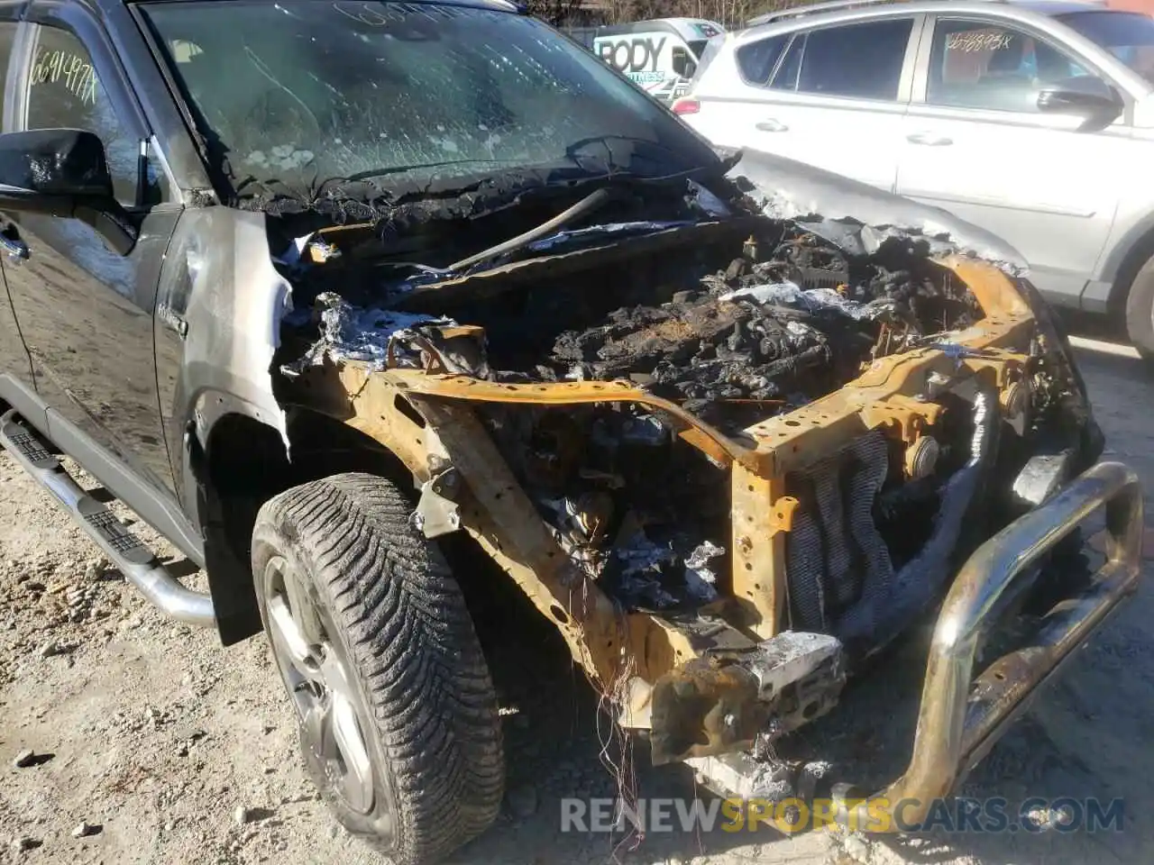 9 Photograph of a damaged car 2T3DWRFV5KW039303 TOYOTA RAV4 2019