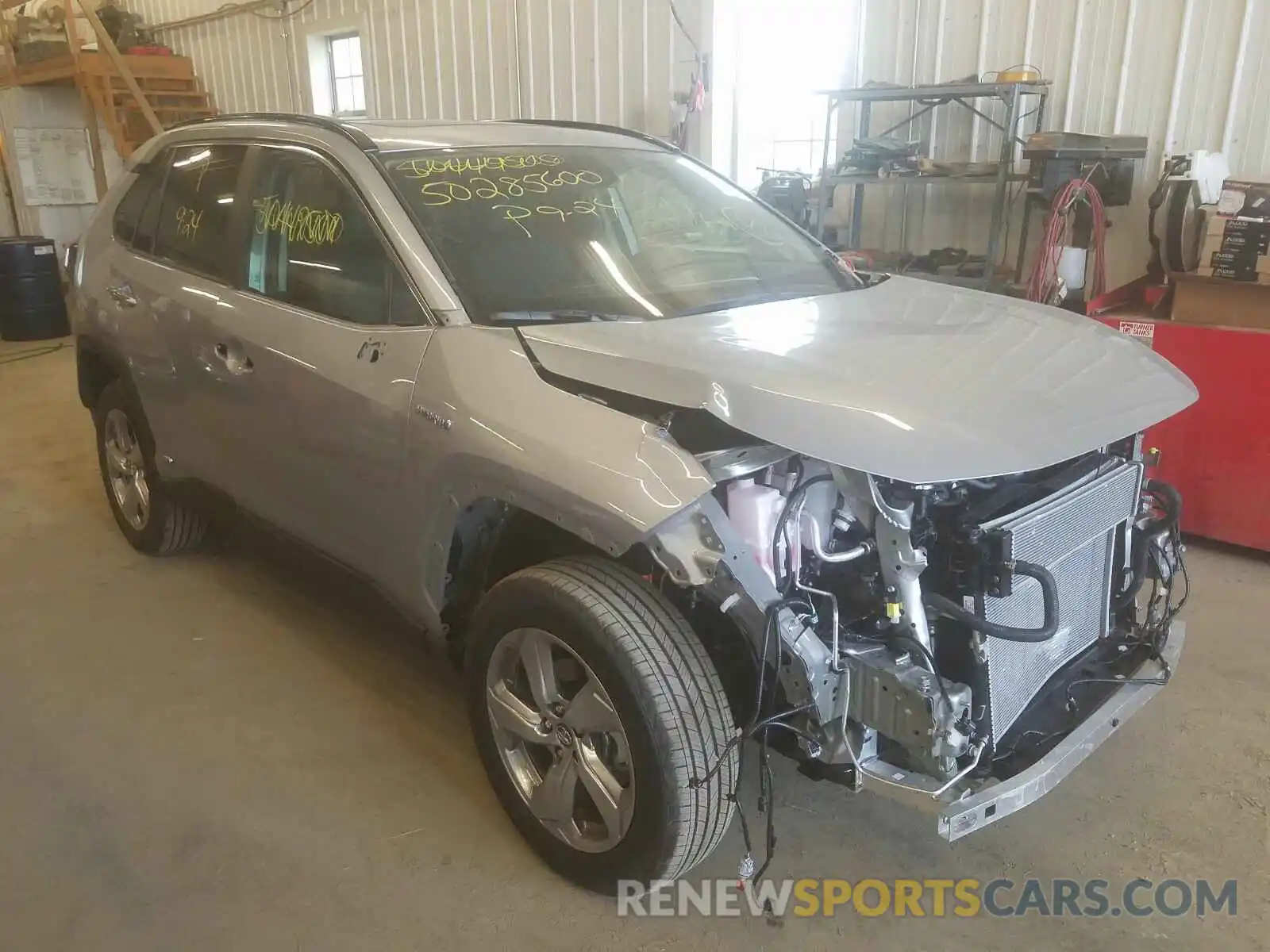 1 Photograph of a damaged car 2T3DWRFV5KW042069 TOYOTA RAV4 2019