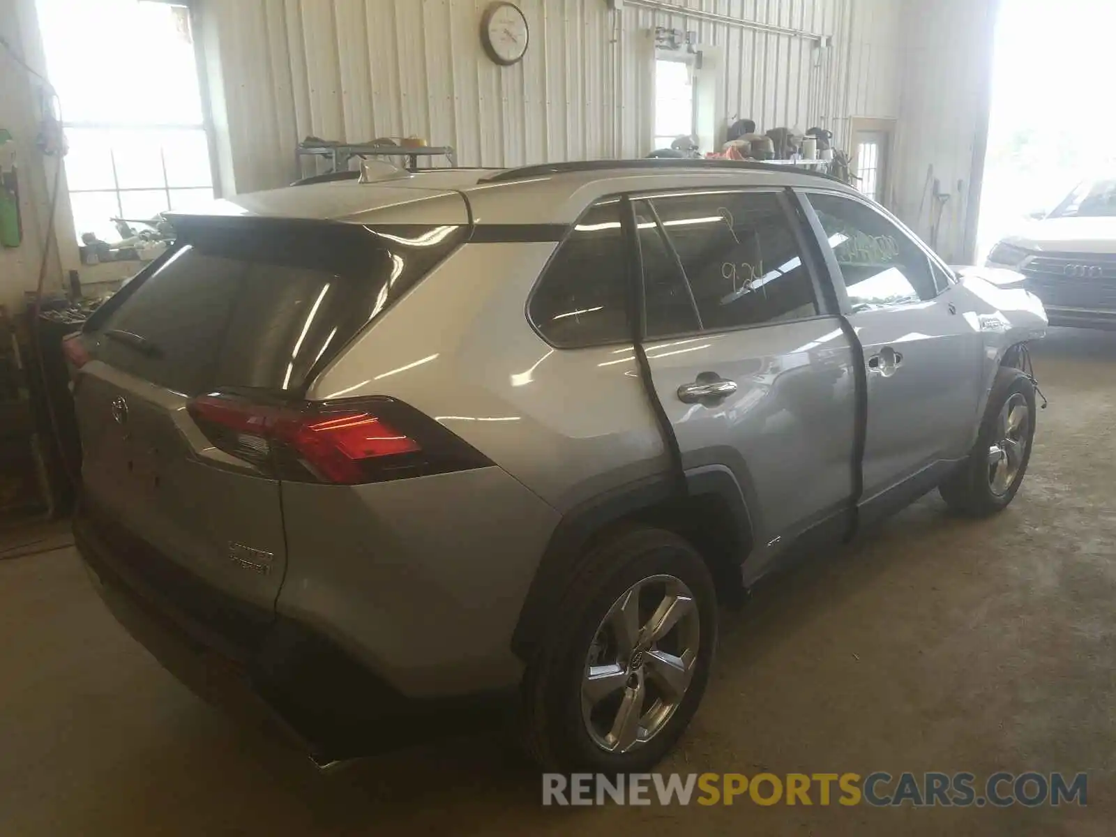 4 Photograph of a damaged car 2T3DWRFV5KW042069 TOYOTA RAV4 2019