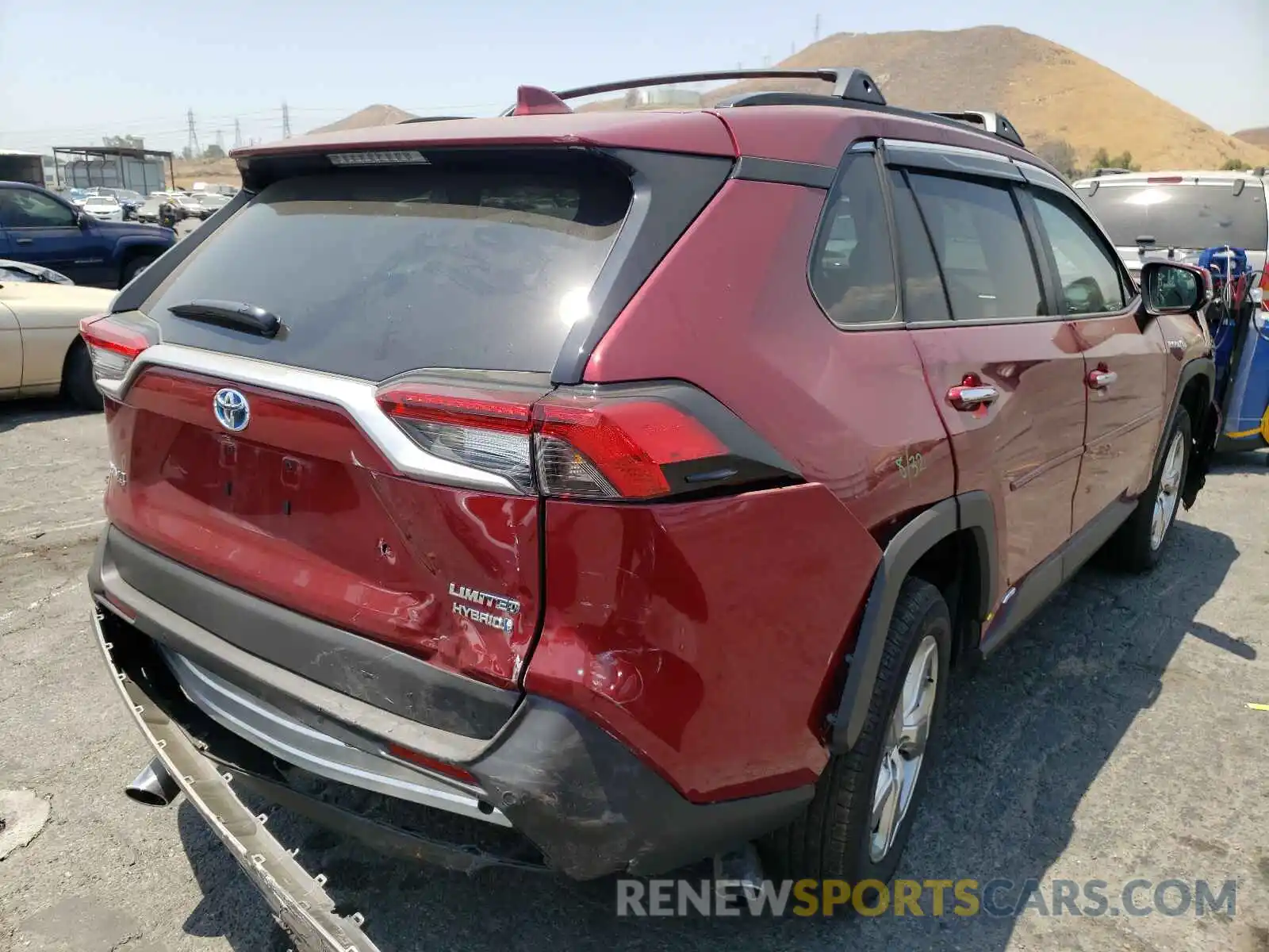 4 Photograph of a damaged car 2T3DWRFV5KW046218 TOYOTA RAV4 2019