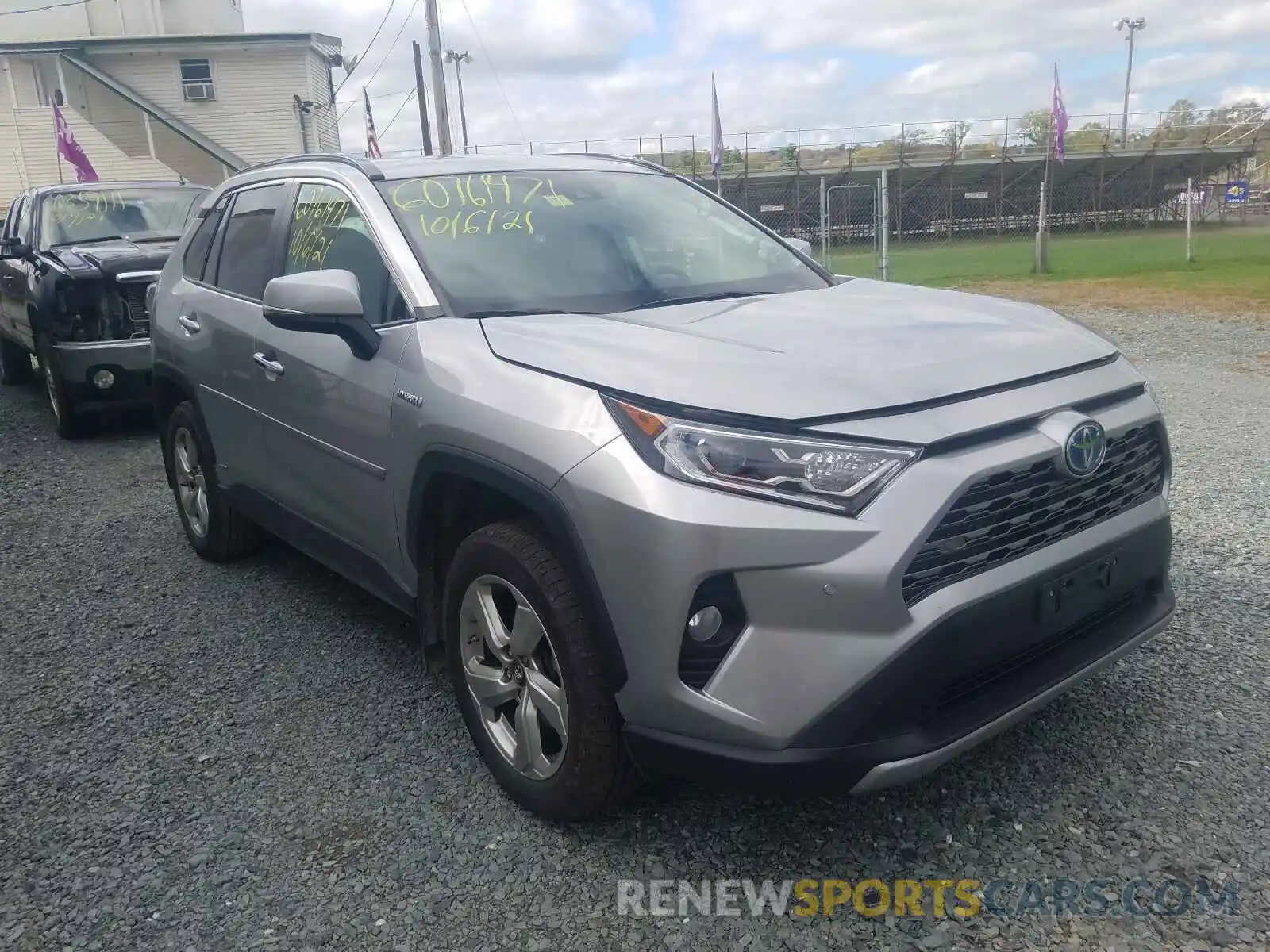 1 Photograph of a damaged car 2T3DWRFV6KW009307 TOYOTA RAV4 2019