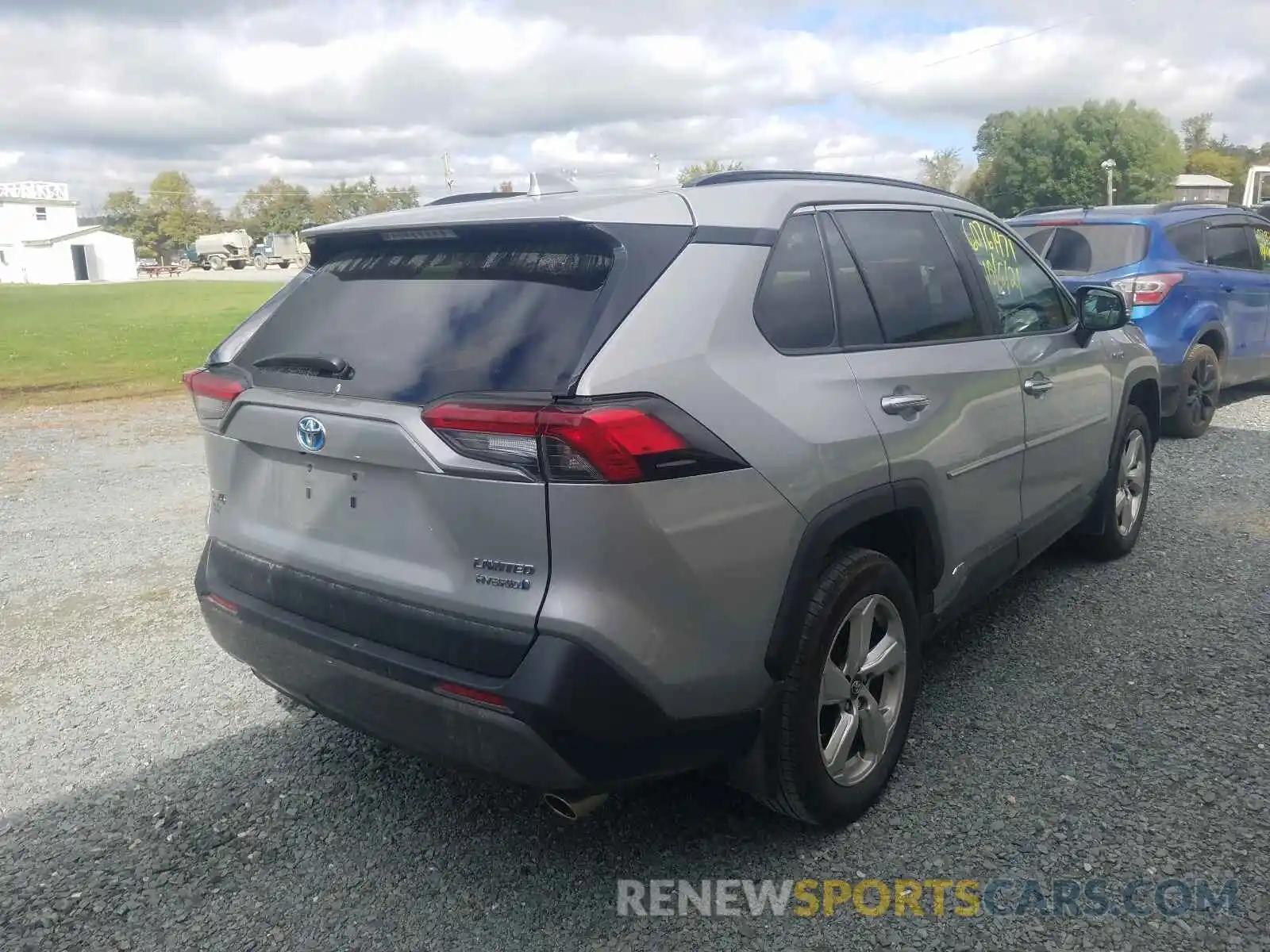 4 Photograph of a damaged car 2T3DWRFV6KW009307 TOYOTA RAV4 2019