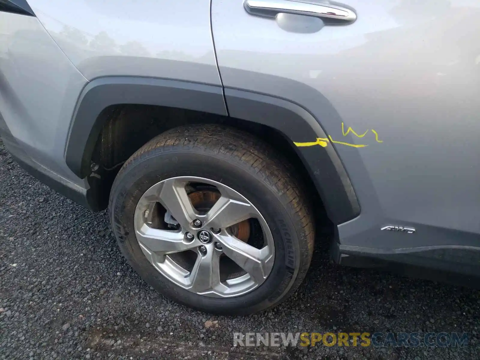 9 Photograph of a damaged car 2T3DWRFV6KW013499 TOYOTA RAV4 2019